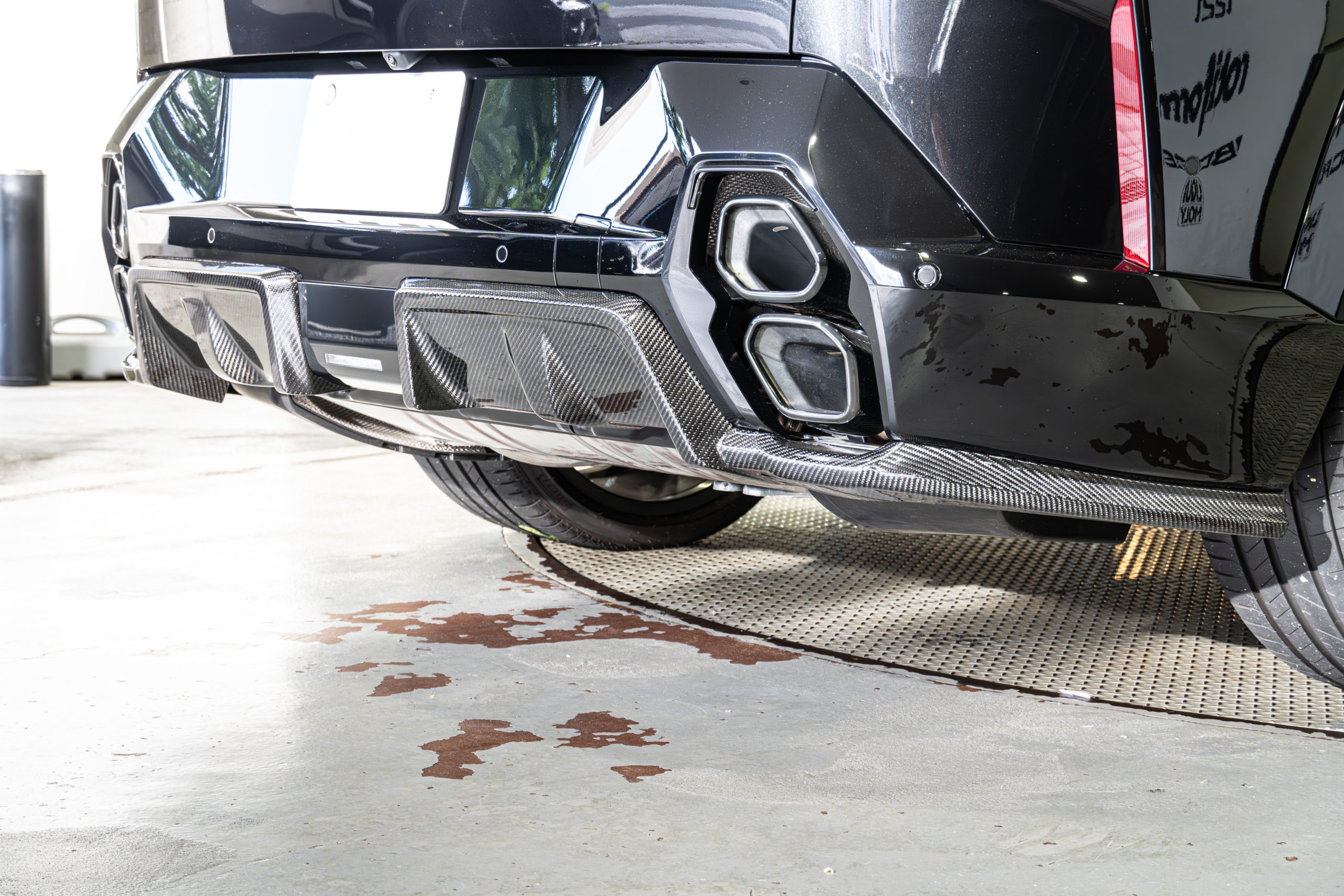 BMW XM 3Dデザイン カーボンパーツ CARBON
