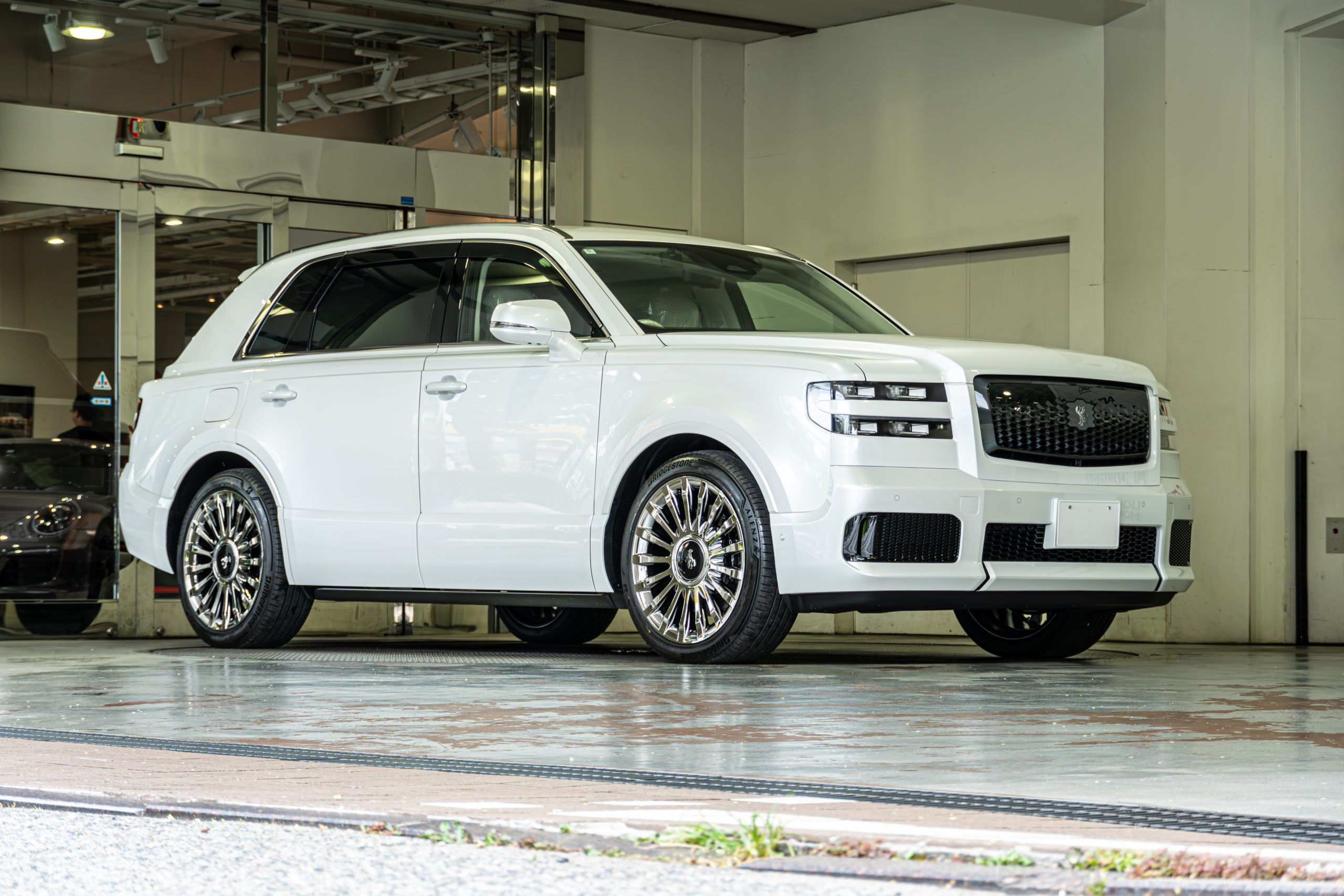 センチュリー SUV カスタム　ペイント