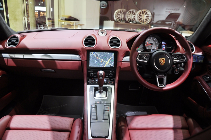 PORSCHE 718 CAYMAN S ポルシェ ケイマンS 輸入車 販売 買取 bond ボンド 東京 カスタム ドレスアップ