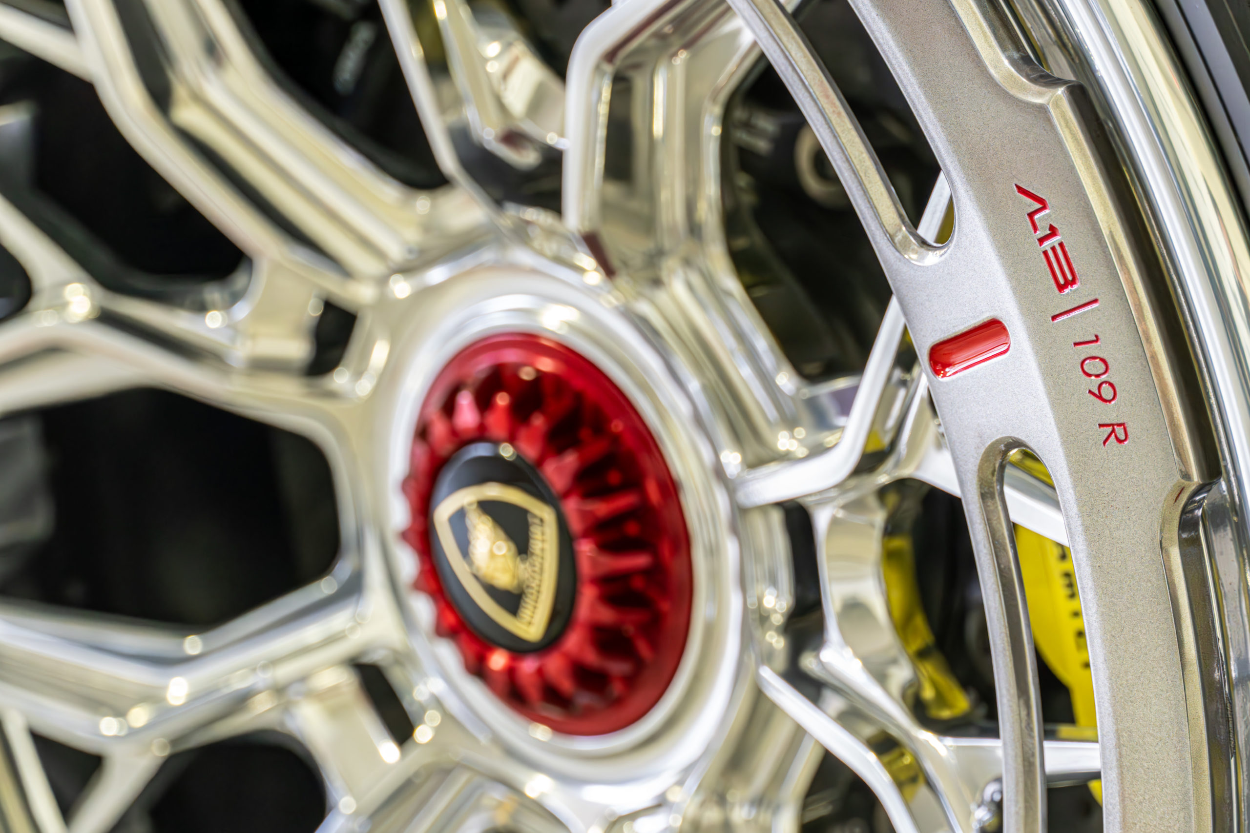 アヴェンタドール SVJ Lamborghini 1016 AL13 カスタム　ローダウン　マフラー