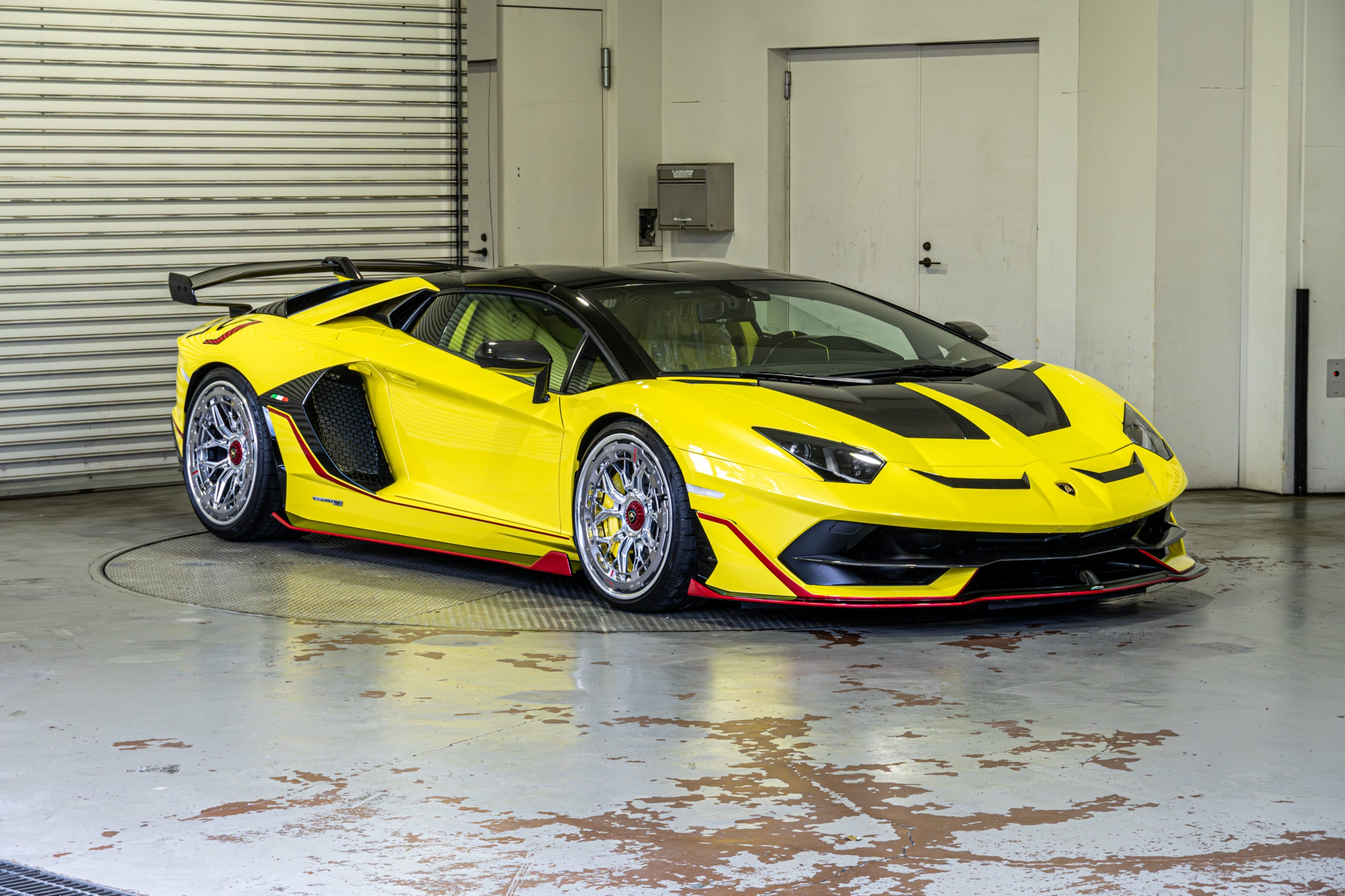 アヴェンタドール SVJ Lamborghini 1016 AL13 カスタム　ローダウン　マフラー