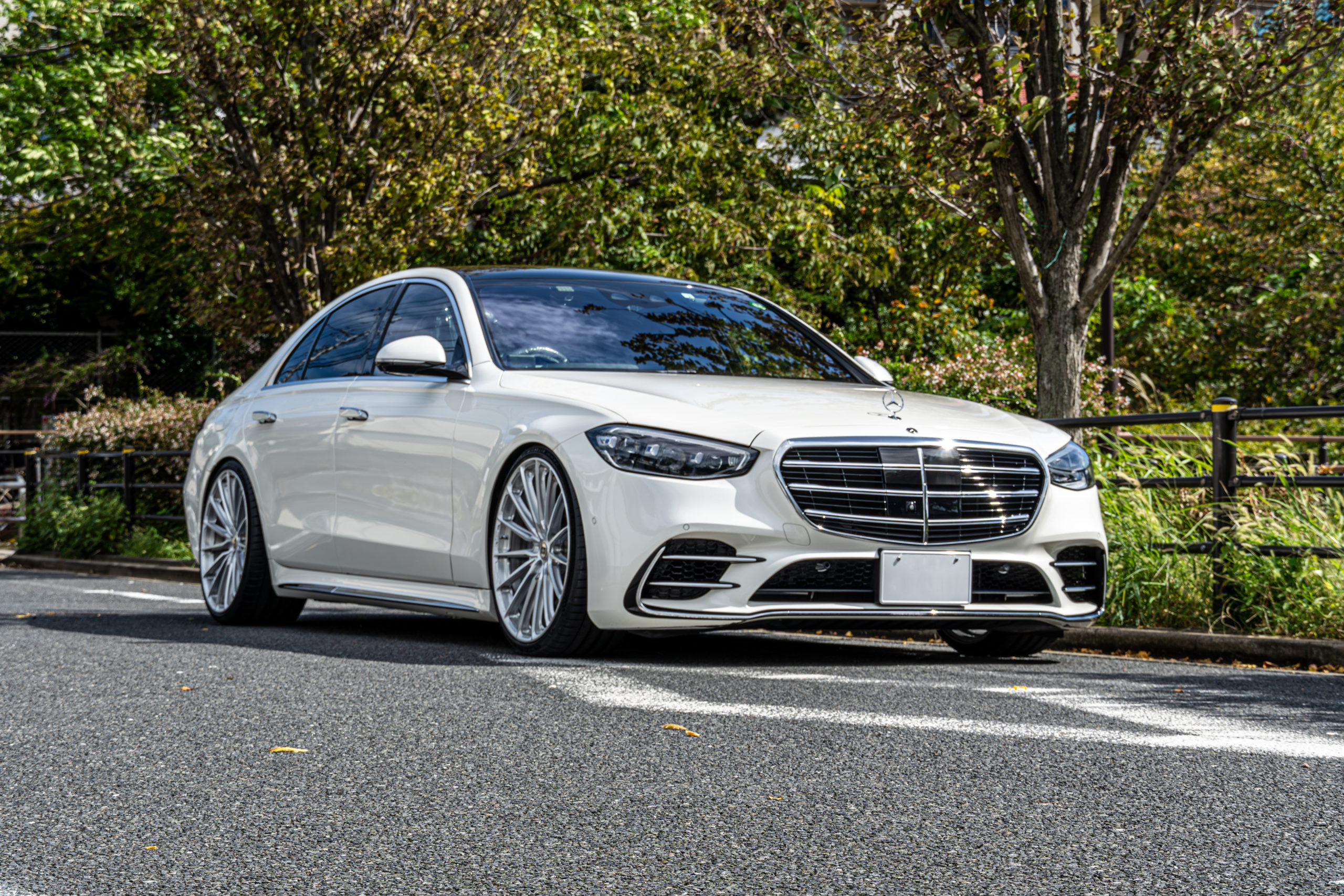 W223 S580 ローダウン カスタム ホイール 22インチ HRE P103SC ロワリング トランクスポイラー 3Dツィーター