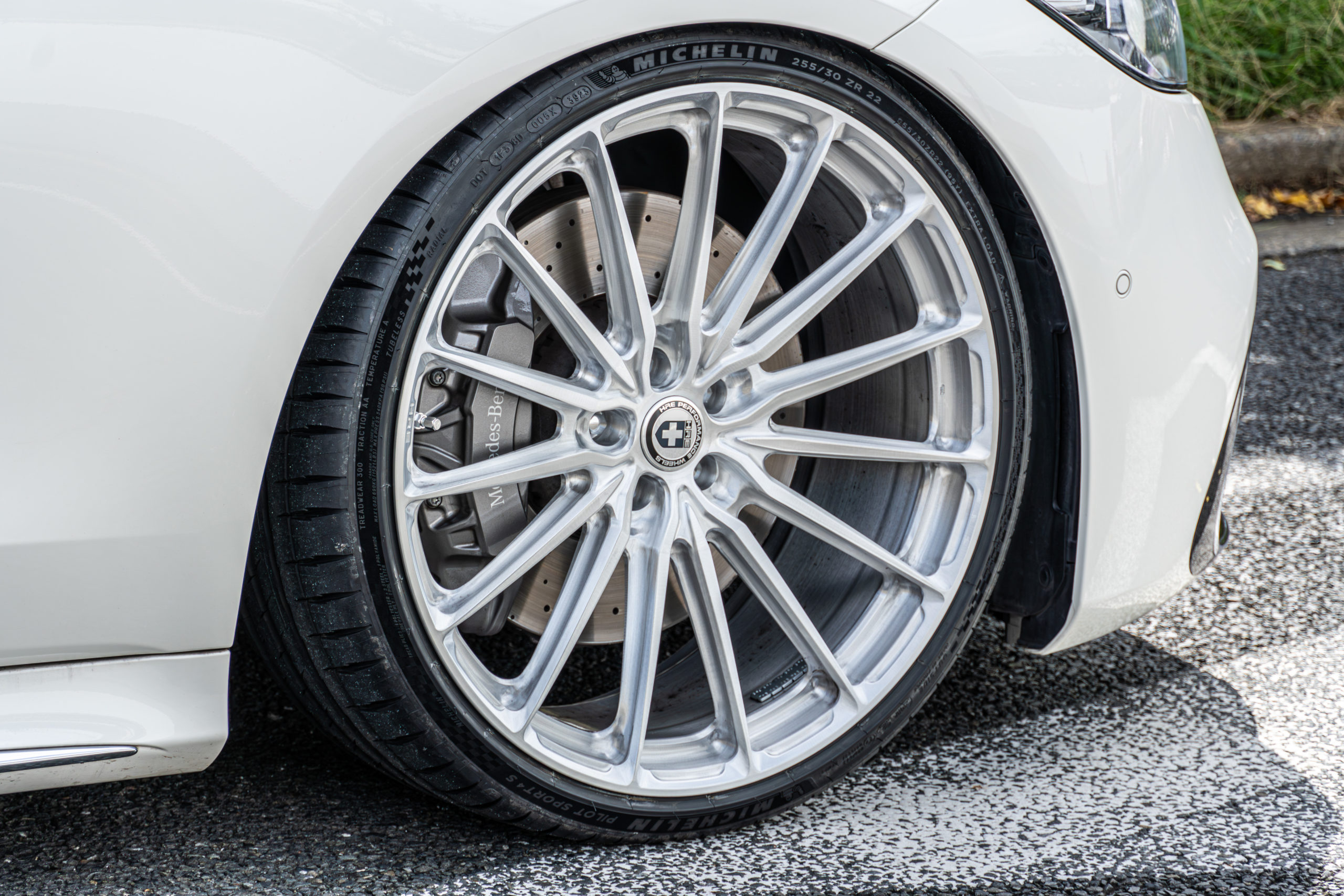 W223 S580 ローダウン カスタム ホイール 22インチ HRE P103SC ロワリング トランクスポイラー 3Dツィーター