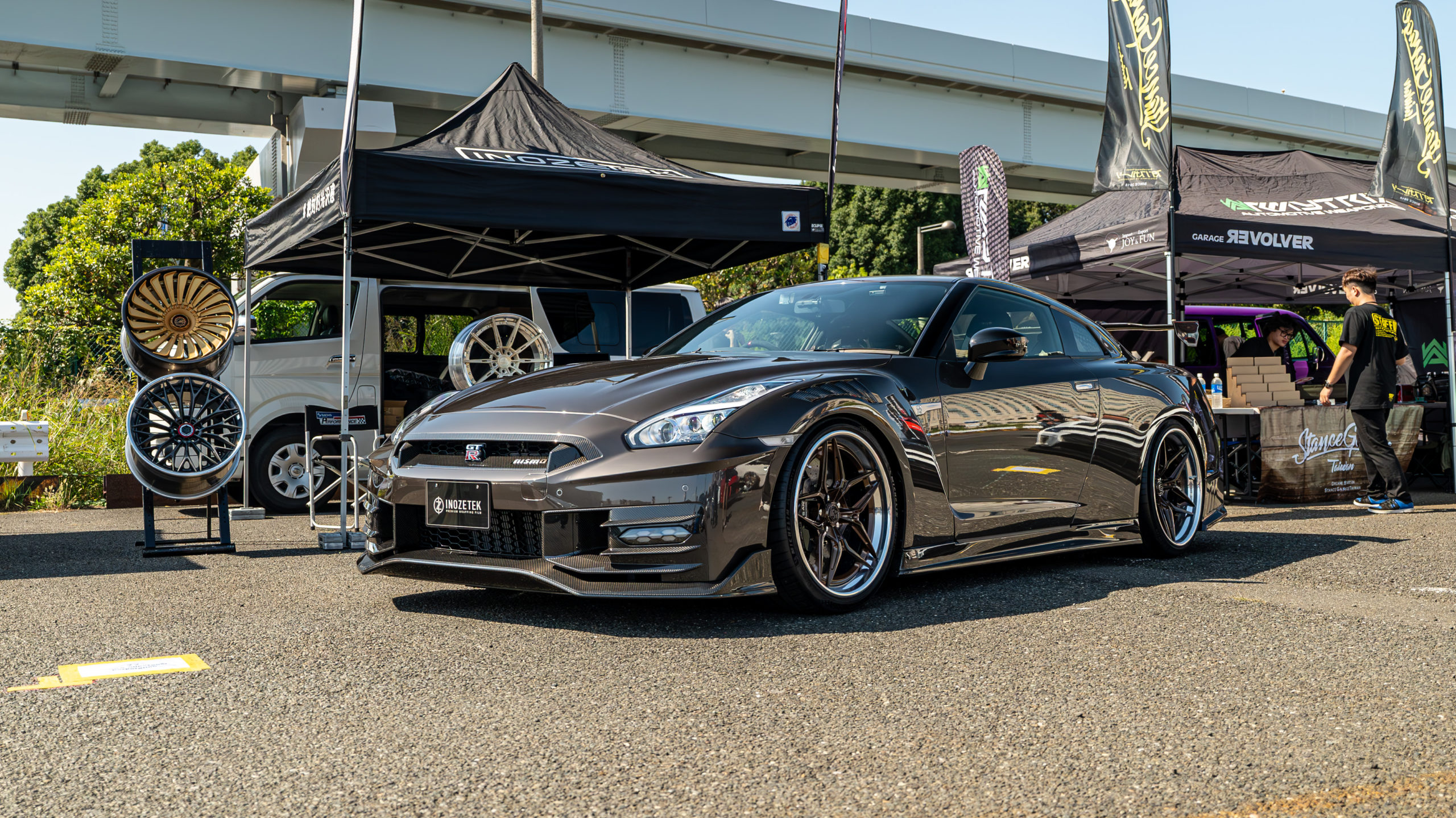 スタンスネーション 2024 dAY1 bond ボンド　ラッピング inozetek R35 GTR NISMO HRE AL13 ALPINA ケーニッヒ　SNJ VIPｶｰ　EMITZ エアサス　スタンスガレージ