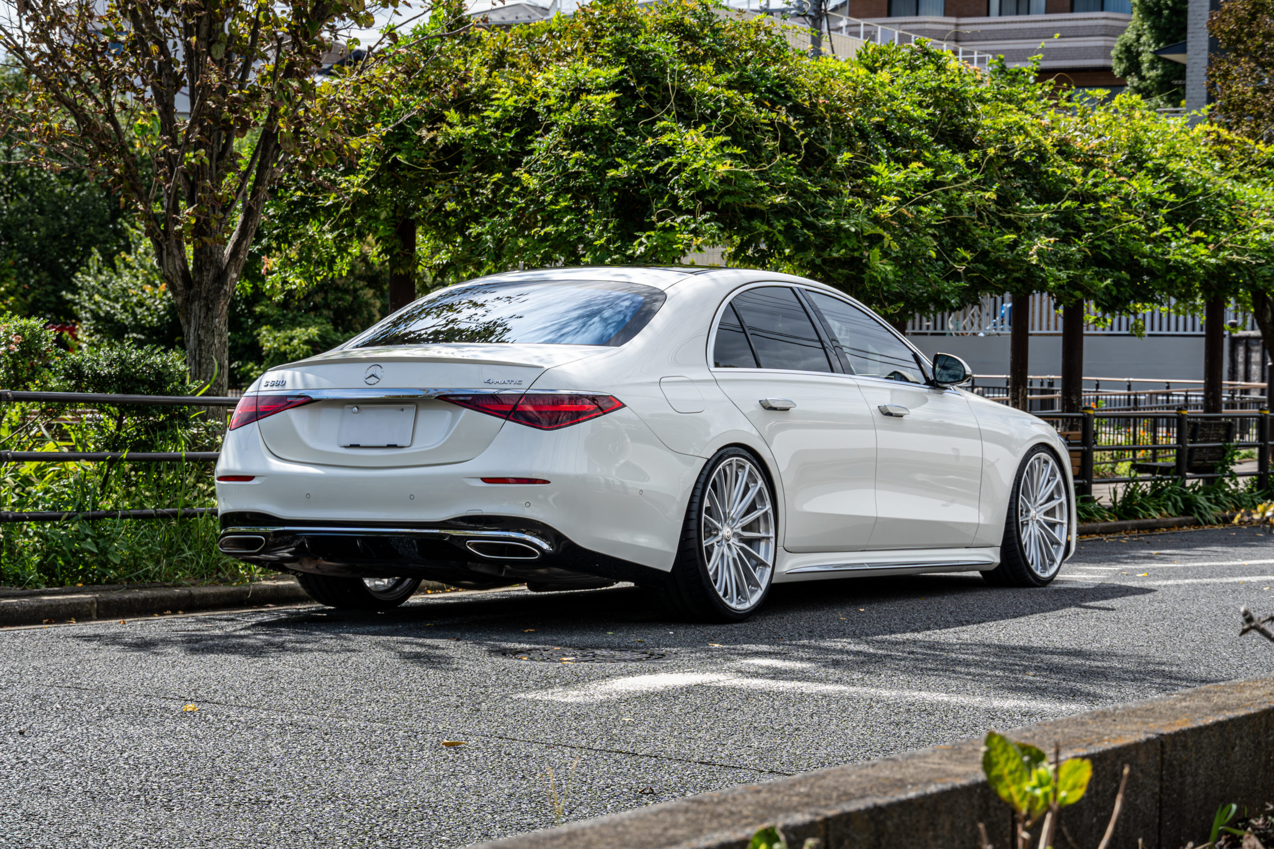 W223 S580 ローダウン カスタム ホイール 22インチ HRE P103SC ロワリング トランクスポイラー 3Dツィーター