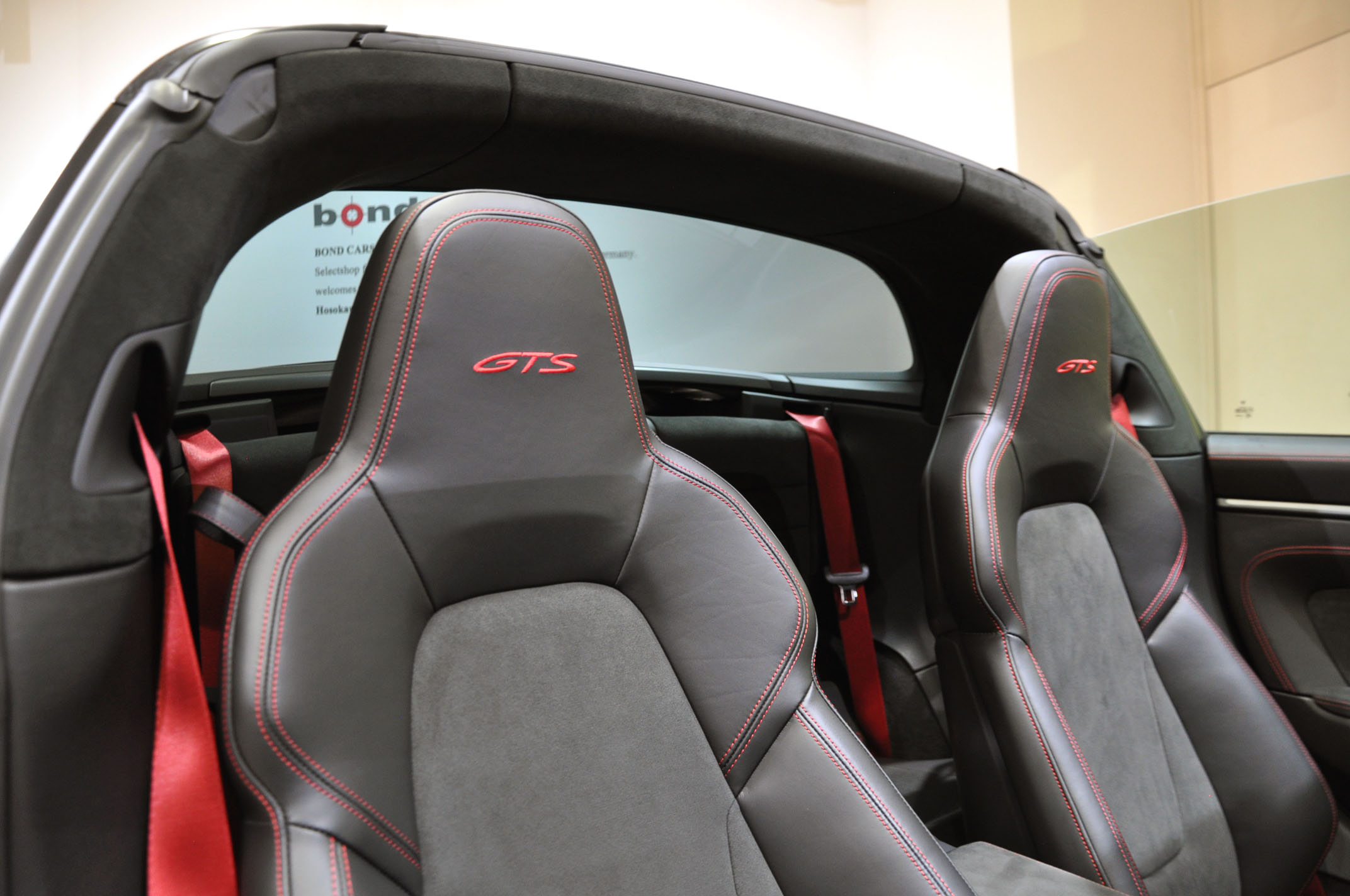 PORSCHE 911 Targa4GTS 992 ポルシェ タルガ ガーズレッド PCCB 輸入車 販売 買取 bond ボンド 東京