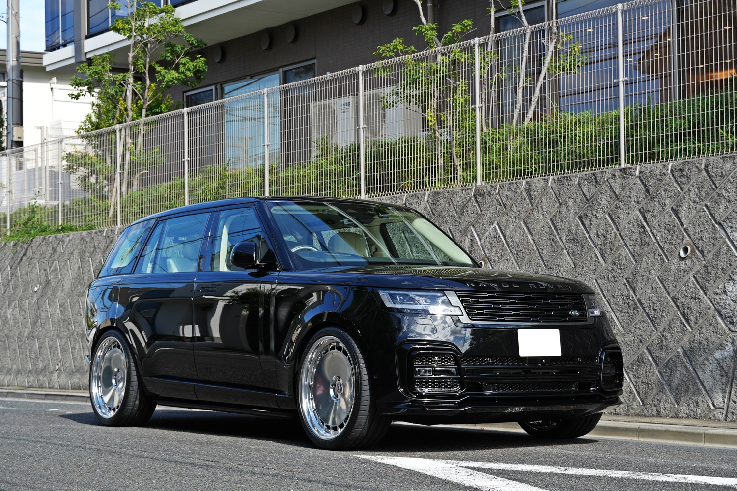 レンジローバー　カスタム　エアロ　ＢＲＡＢＵＳ　ホイール　ＨＲＥ　24インチ