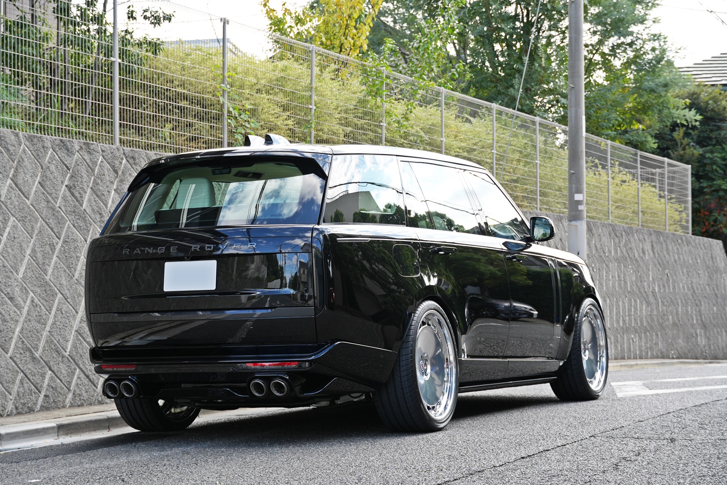 レンジローバー　カスタム　エアロ　ＢＲＡＢＵＳ　ホイール　ＨＲＥ　24インチ