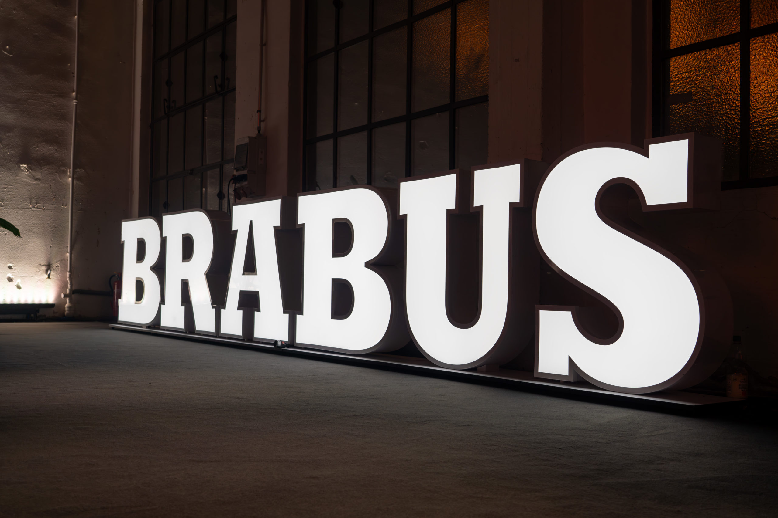 BRABUS ブラバス　シグネチャーナイト　2024 G63 ワイドスター　ポルシェ　レンジローバー　トラヴィススコット GTS