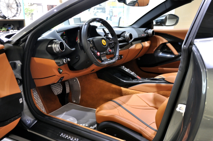 Ferrari　812GTS　中古車　ディーラー車　東京　伸びしろ　