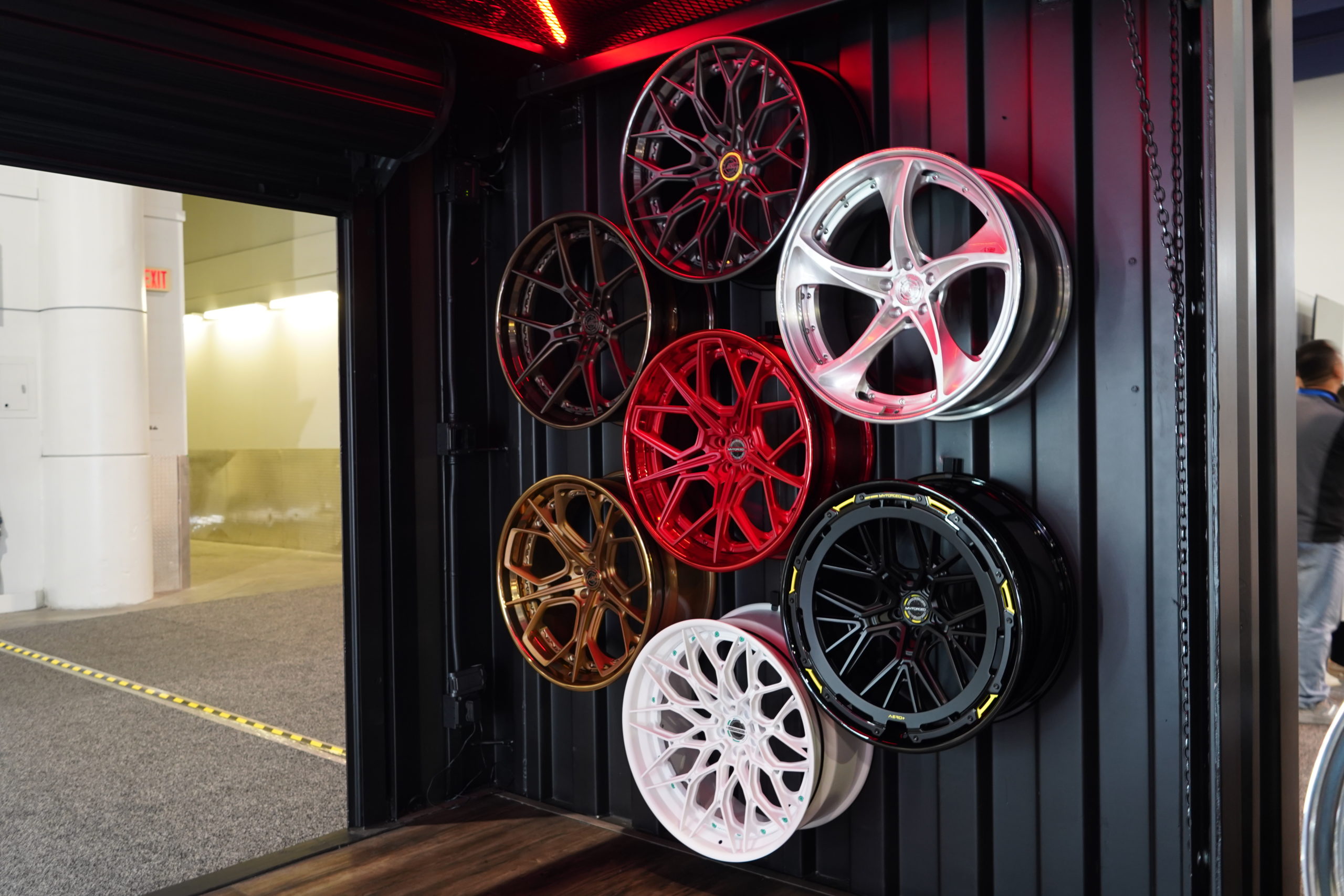 SEMA SHOW セマ 2024 フェラーリ レンジローバー ロールスロイス RYFT TOYO ニュートレイル DUKE ボンドツアー MV FORGED