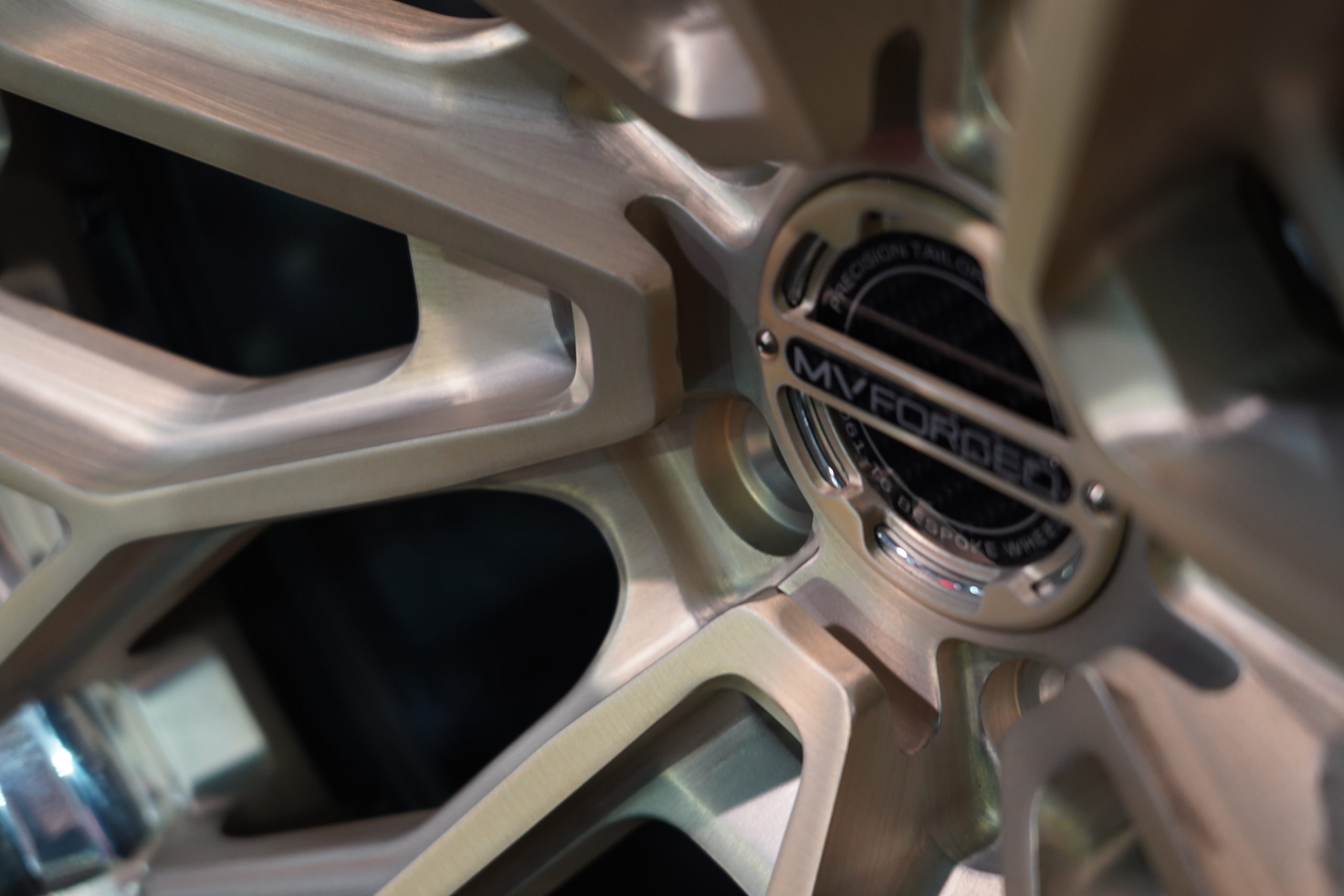 SEMA SHOW セマ 2024 フェラーリ レンジローバー ロールスロイス RYFT TOYO ニュートレイル DUKE ボンドツアー MV FORGED