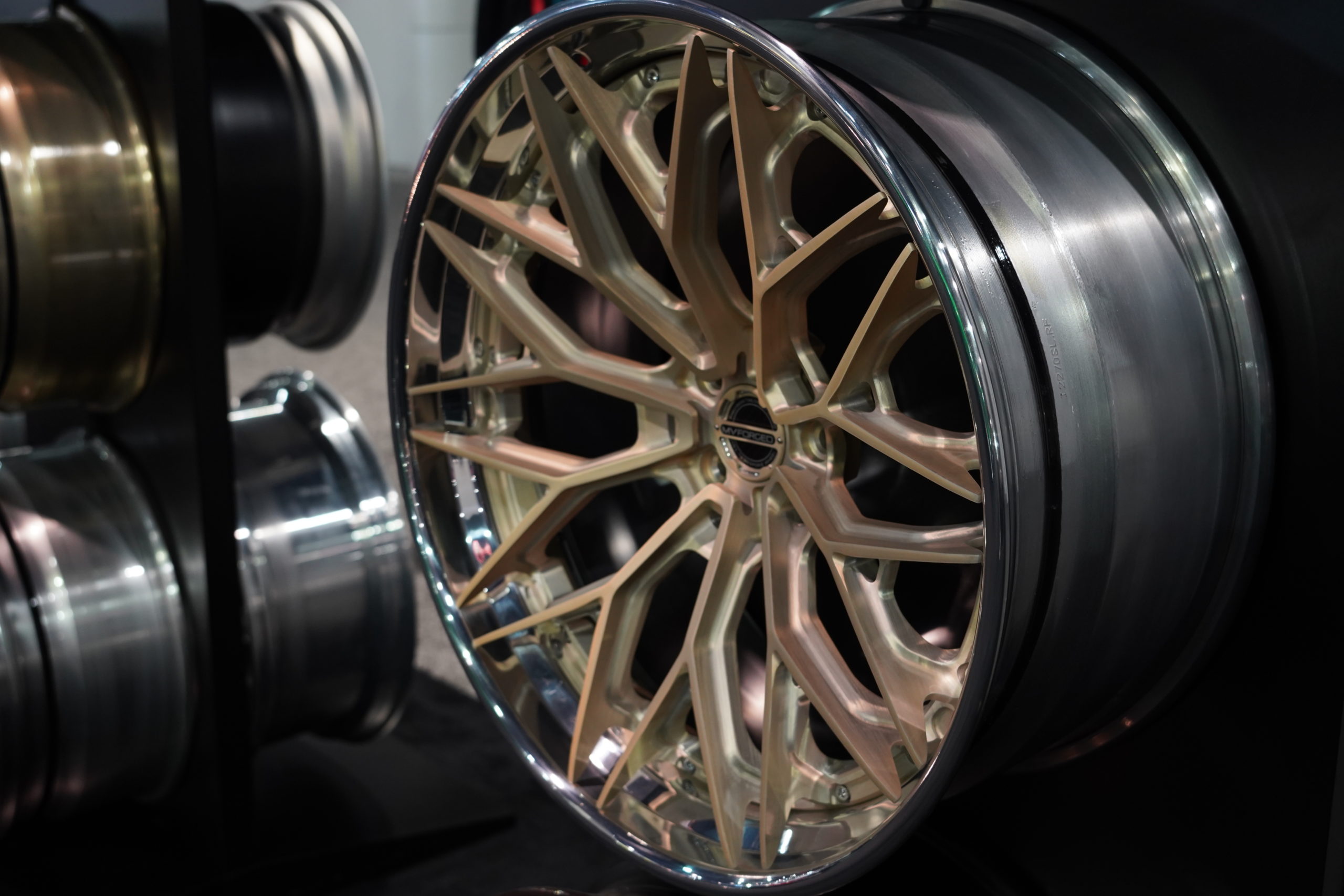 SEMA SHOW セマ 2024 フェラーリ レンジローバー ロールスロイス RYFT TOYO ニュートレイル DUKE ボンドツアー MV FORGED