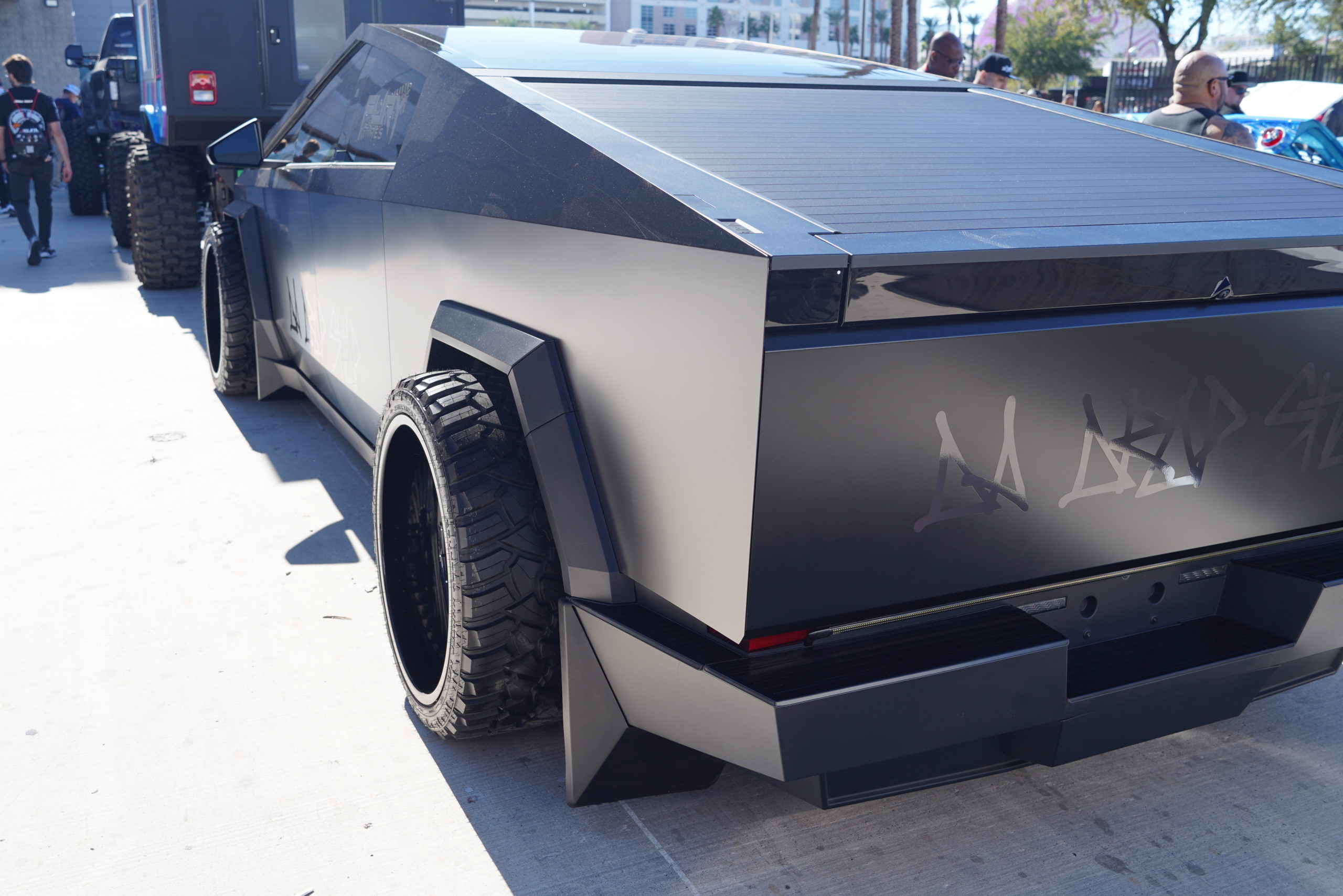 SEMA SHOW セマ 2024 フェラーリ　レンジローバー ロールスロイス　RYFT TOYO ニュートレイル　DUKE ボンドツアー MV FORGED　アーバン　レンジローバースポーツ