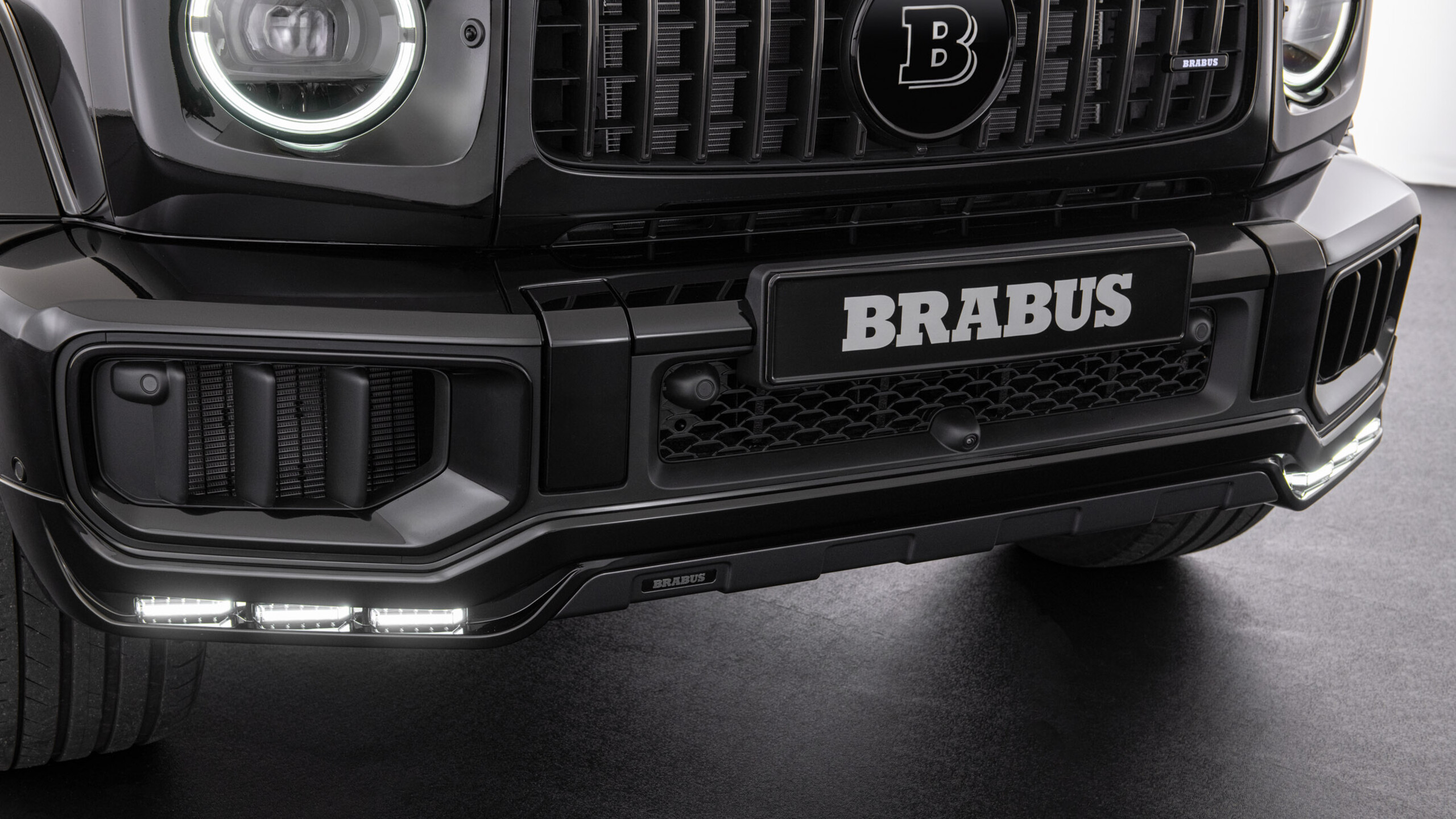 Ｇ63 BRABUS ﾌﾛﾝﾄｽﾎﾟｲﾗｰ　LED カスタム ブラバス