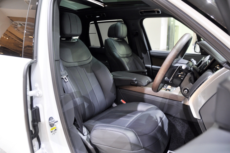 LandRover RangeRover ﾚﾝｼﾞﾛｰﾊﾞｰ HSE D300 輸入車 買取 販売 カスタム bond ボンド 東京 