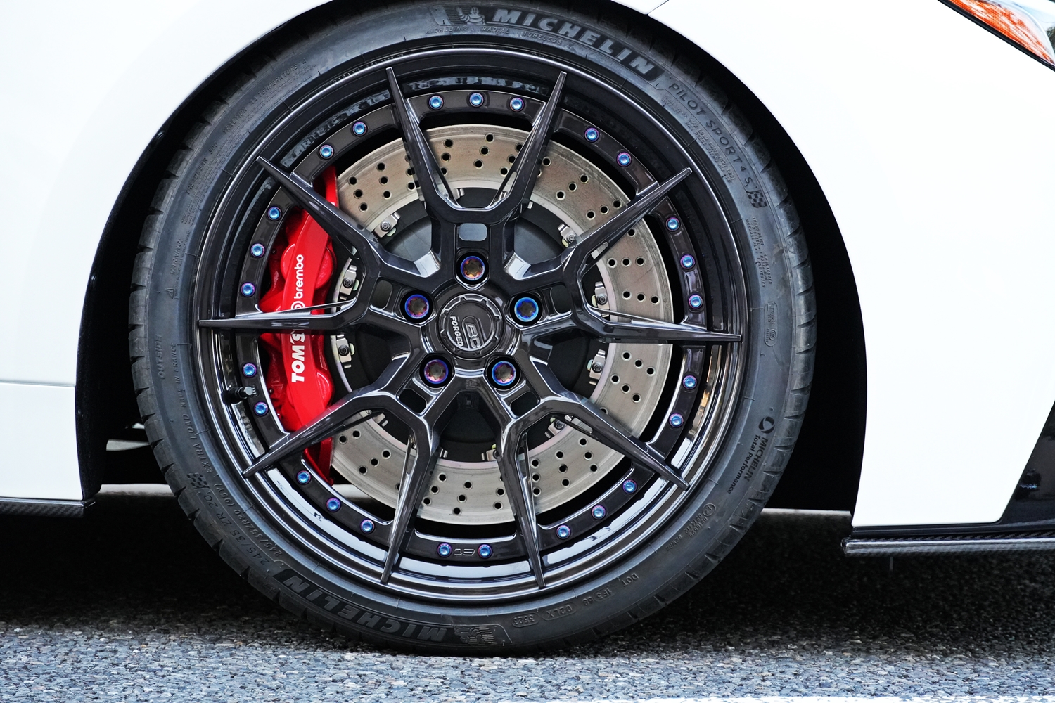 LEXUS　IS500　ブレーキ　低ダスト　brembo　ブレーキキット