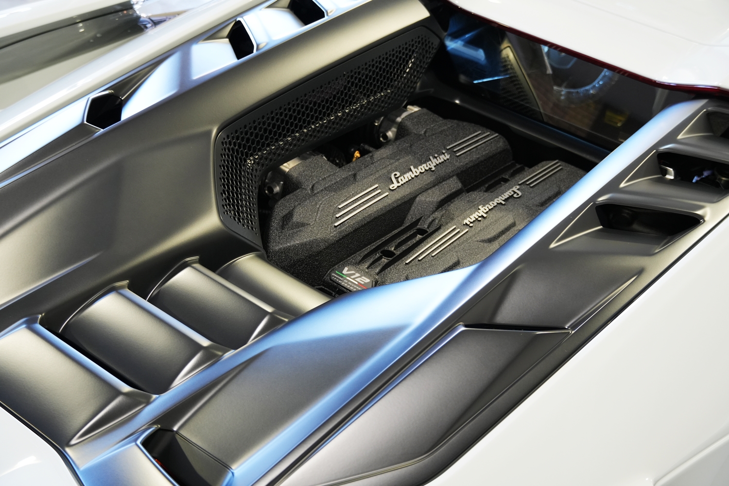 ランボルギーニ レヴエルト カスタム ローダウン ホイール 車高