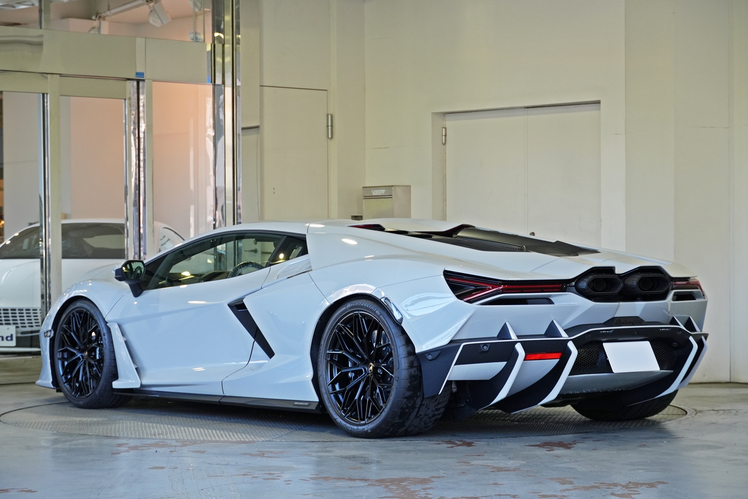 Lamborghini Revuelto 車高調 ローダウン カスタム ホイール 鍛造ホイール