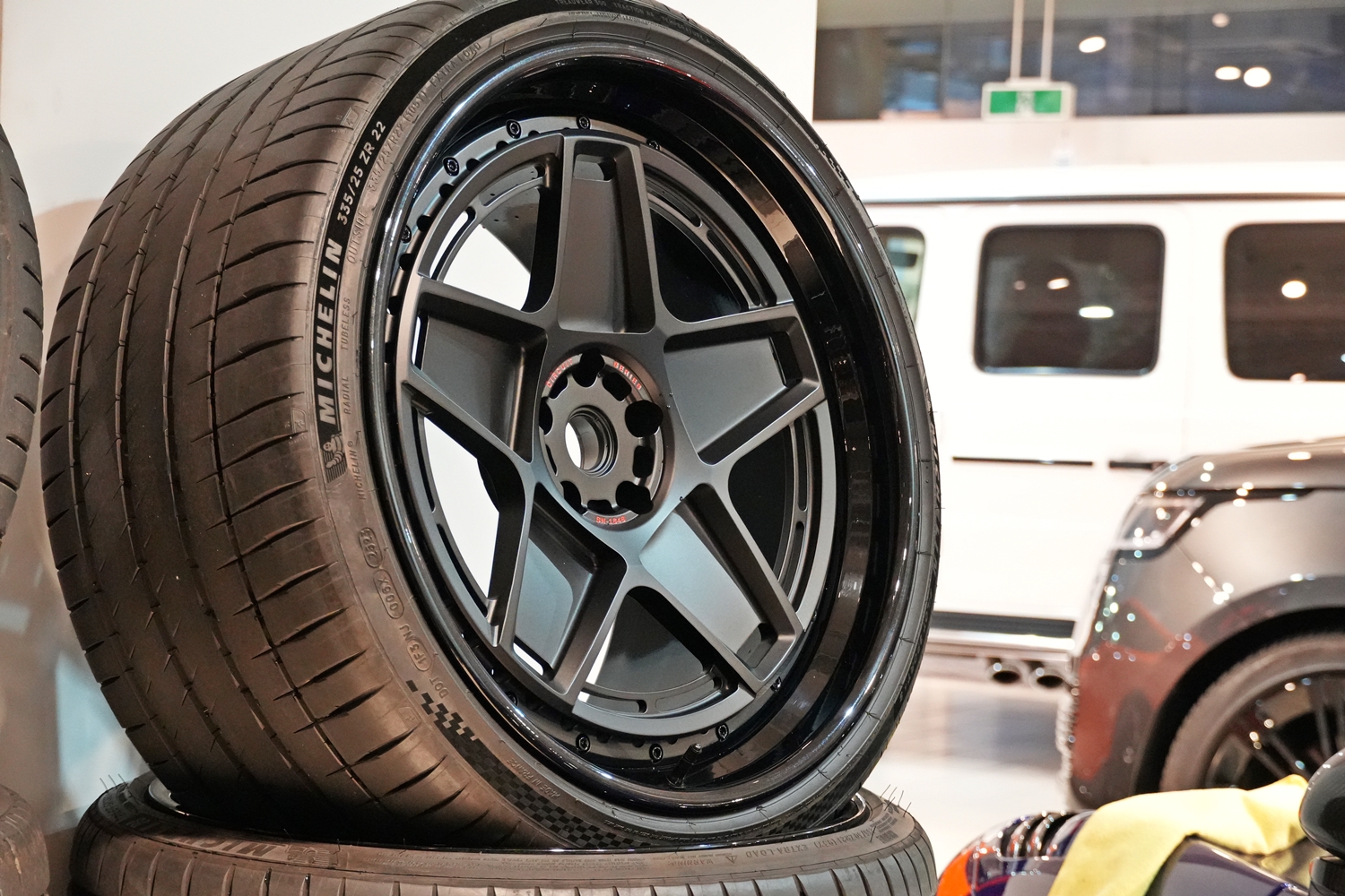 フェラーリ　中古ホイール　F8　ホイール　中古　22インチ　鍛造　アメ鍛