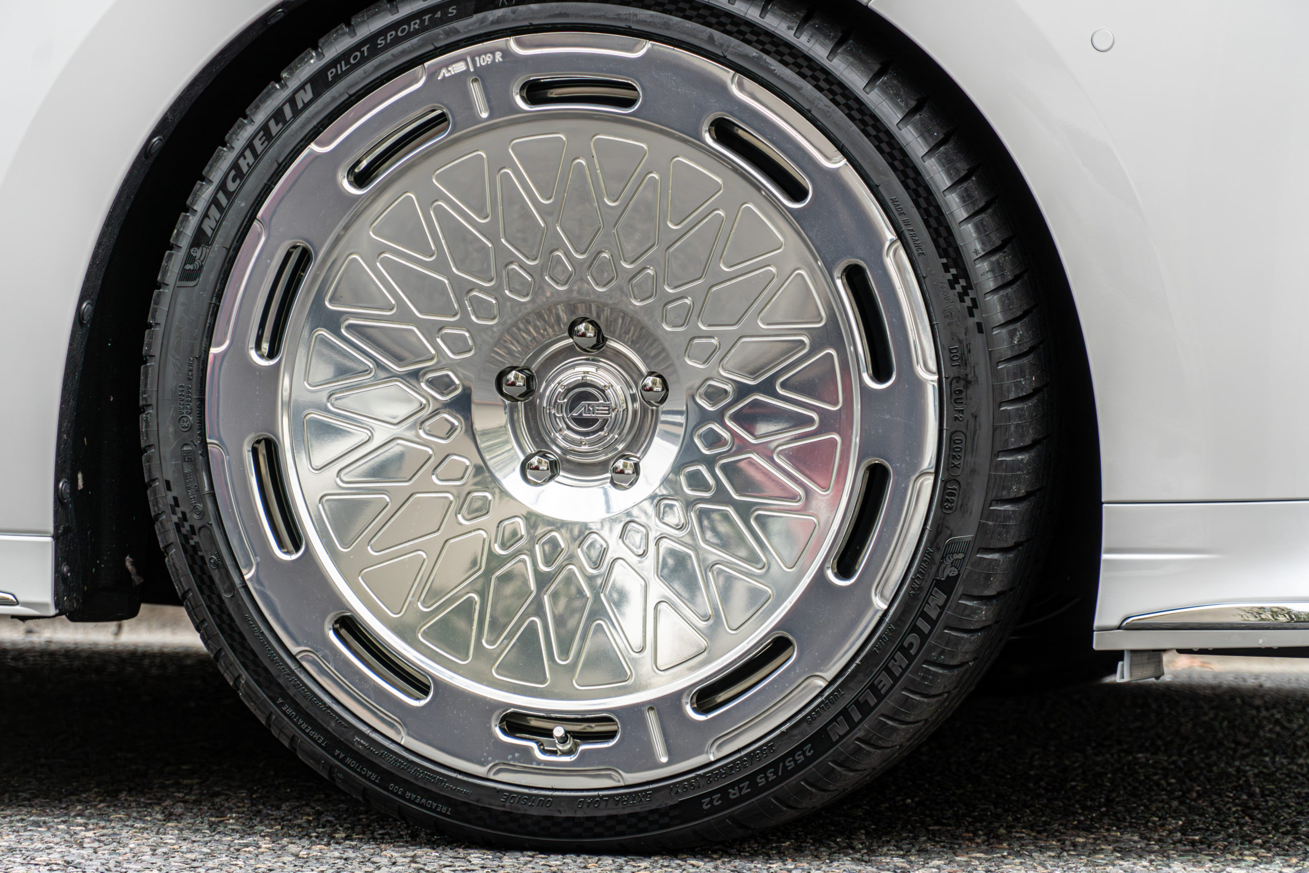 レクサス LM カスタム LEXUS LM500h ローダウン 車高調 RSR AL13 22インチ