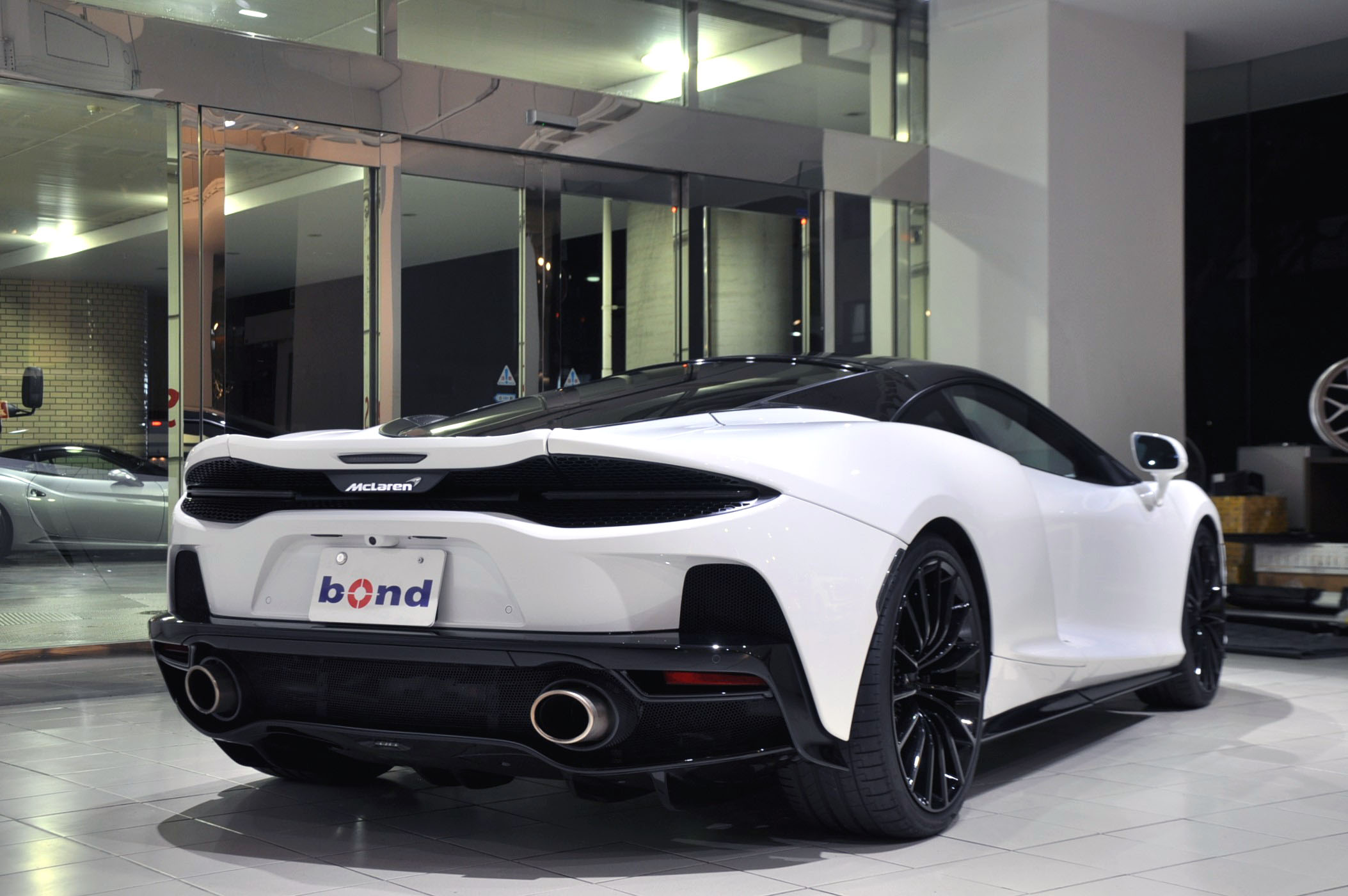 McLaren GT Luxe NOVITEC カスタム ドレスアップ bond ボンド 輸入車 イギリス車 マクラーレン 買取 販売 東京