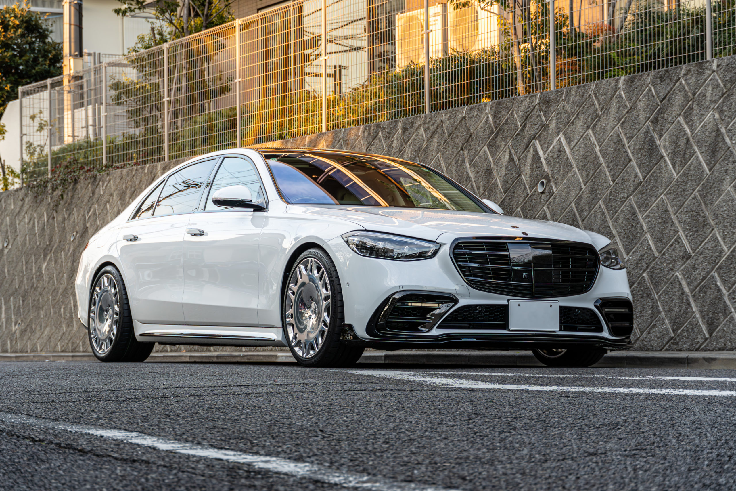W223 ブラバス カスタム ローダウン 21インチ ブラックアウト ポリッシュホイール