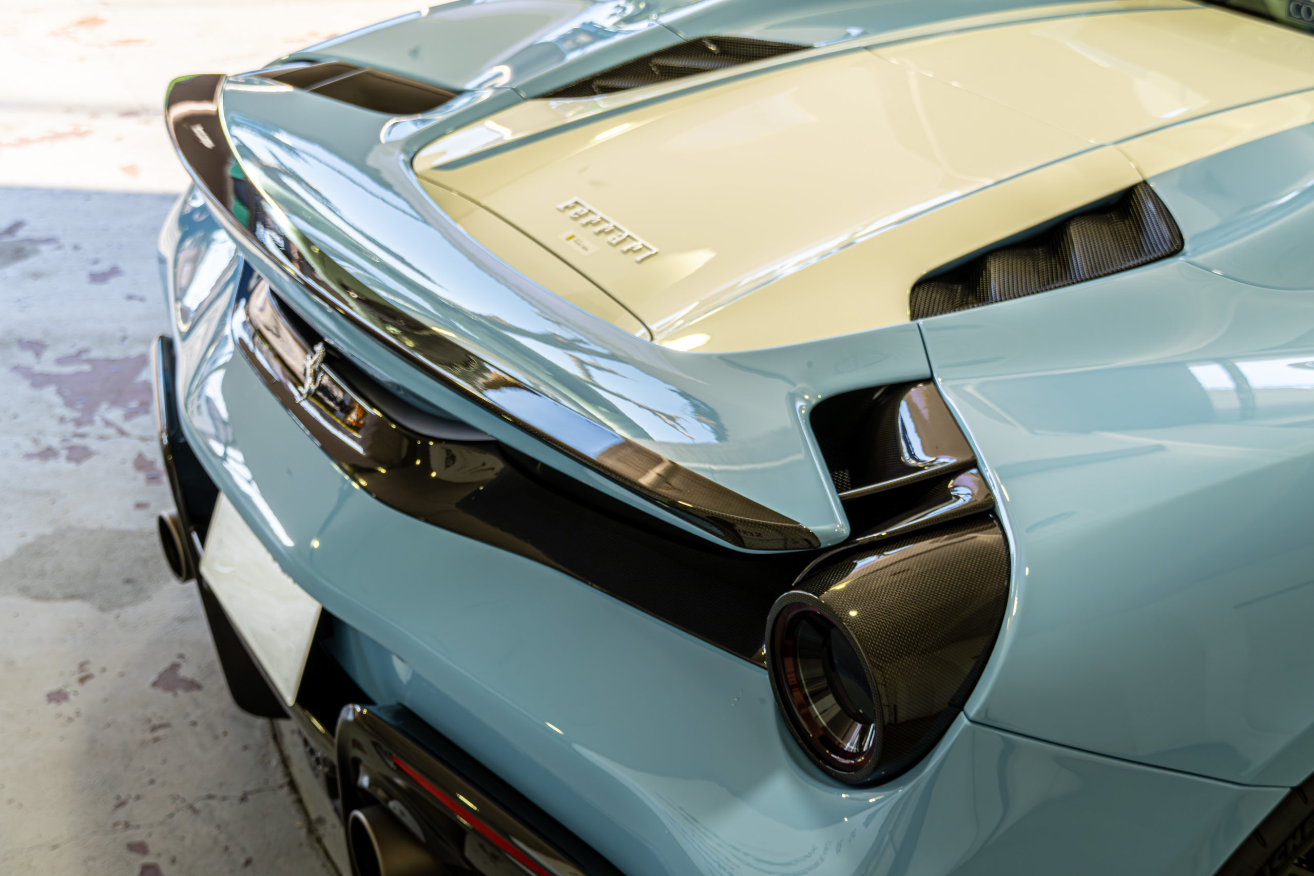 フェラーリ　488 ピスタ　アペルタ　カーボン　ノヴィテック　MANSORY CAPRISTO カプリスト