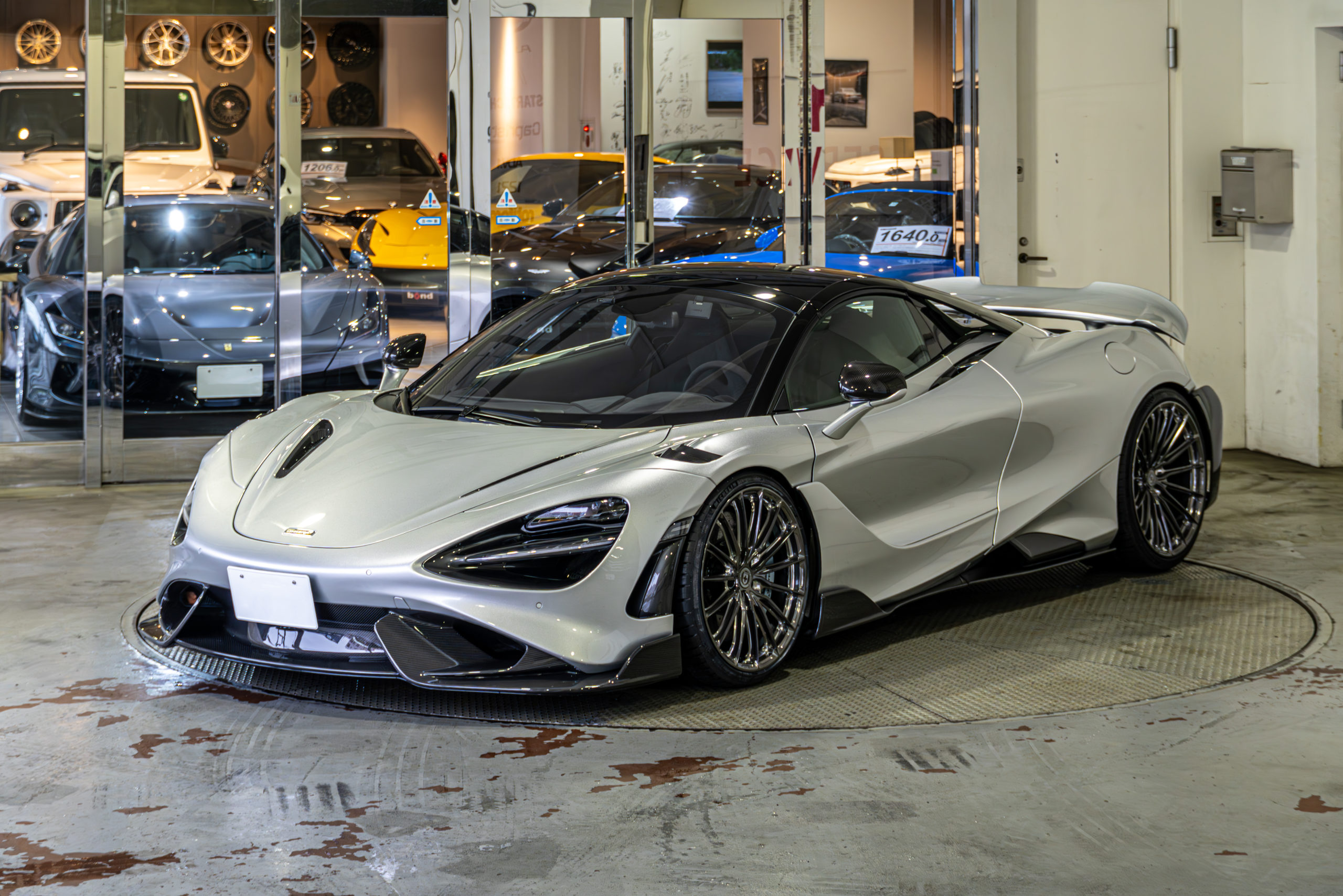 マクラーレン 765lt カスタム　ローダウン　HRE P103SC ロベルタ　リフティングキット　ポリッシュドダーククリア