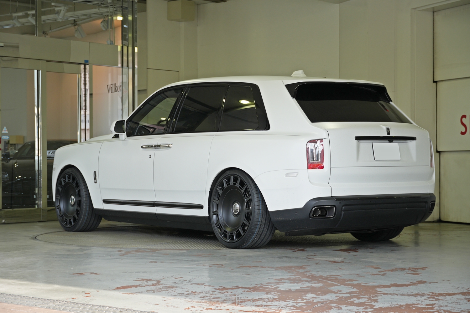 ロールスロイス　カリナン　カスタム　ホイール交換　24インチ　ローダウン　MANSORY　