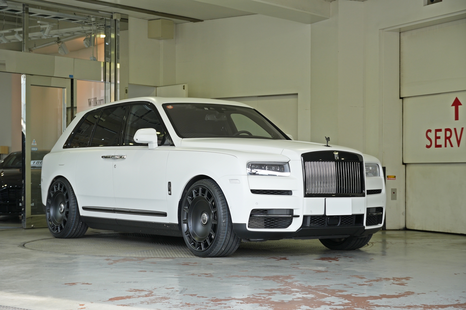 ロールスロイス　カリナン　カスタム　ホイール交換　24インチ　ローダウン　MANSORY