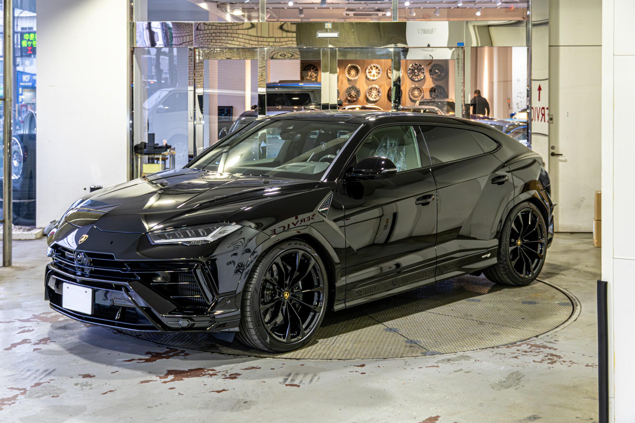 ウルス S カスタム スタイリングパッケージ LAMBORGHINI URUS S ローダウン スペーサー