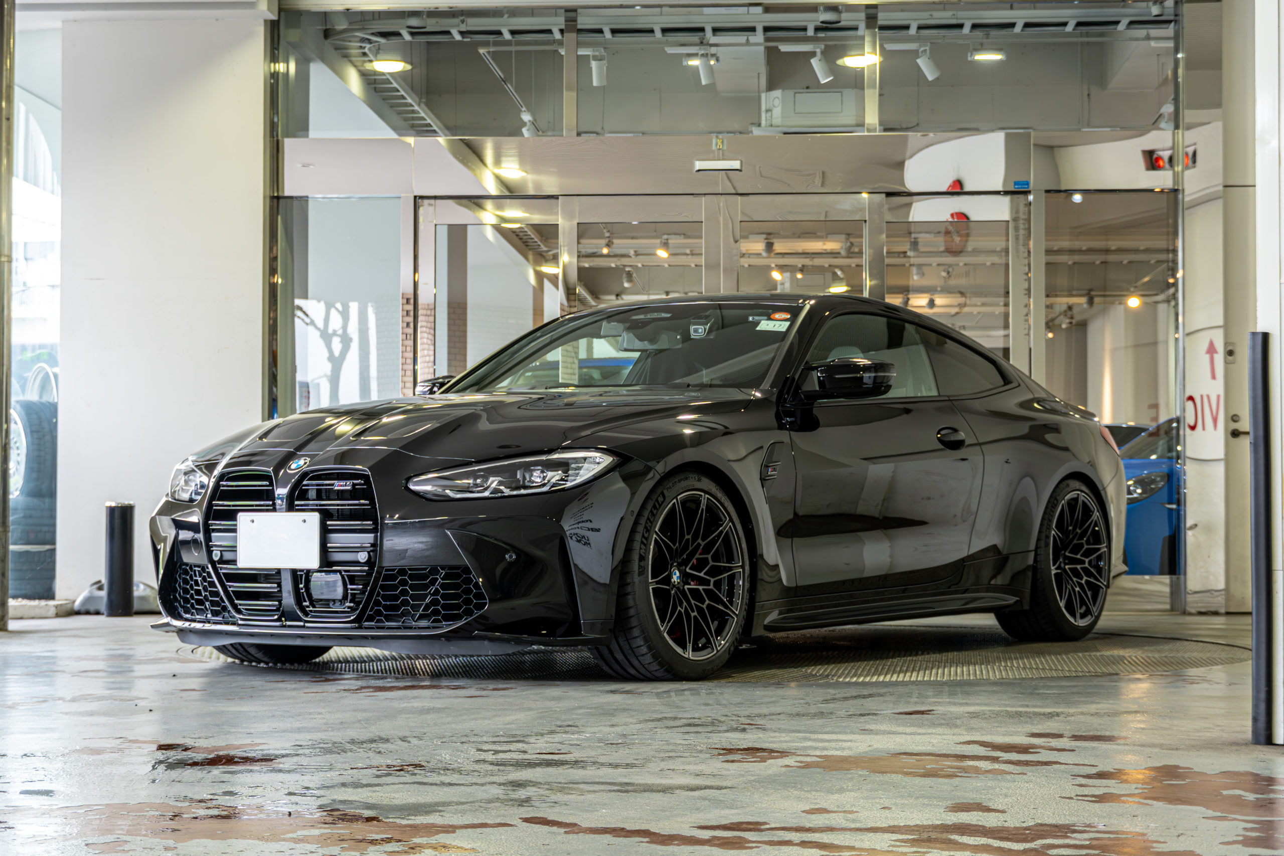 BMW M4 カスタム　ローダウン　スペーサー　エアロパーツ　Mパフォーマンス G82