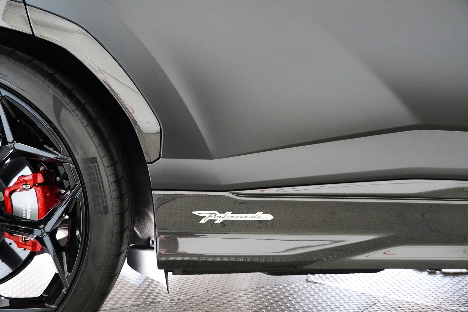 Lamborghini　URUS　Performante　プロテクションフィルム　ステルスフィルム　ボディ全面　フルプロテクション　カスタム　ラッピング