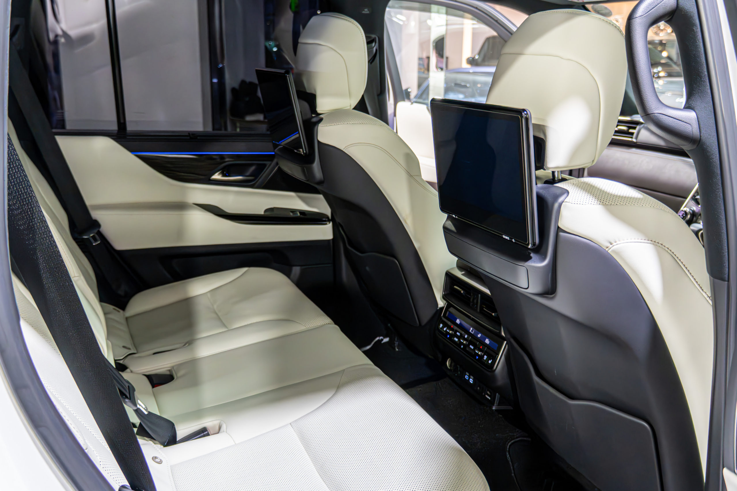 LEXUS LX アーティシャンスピリッツ　24インチ　アナーキー　ポリッシュ　LX600 カスタム　ボンドカーズ