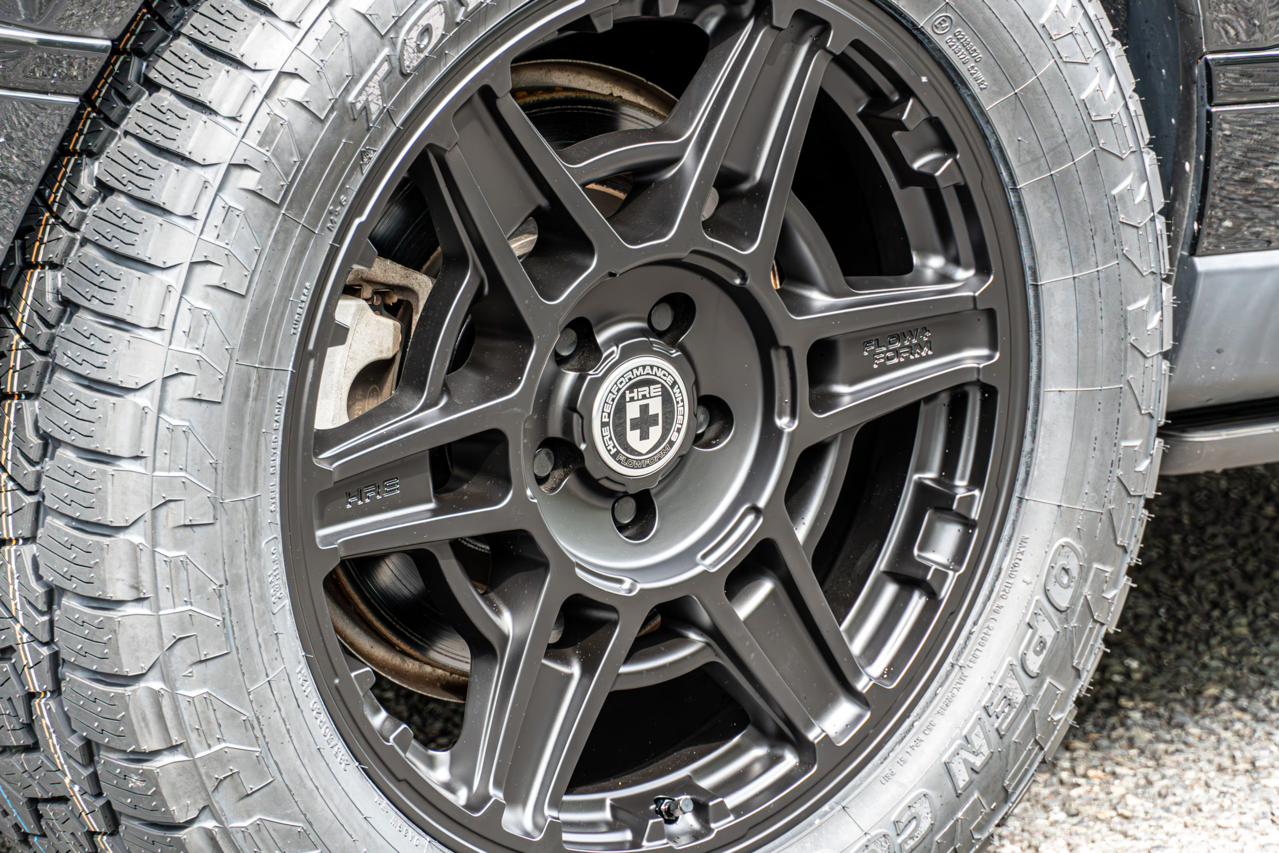 レンジローバー　ヴォーグ　カスタム　HRE FLOWFORM TOYO FT1