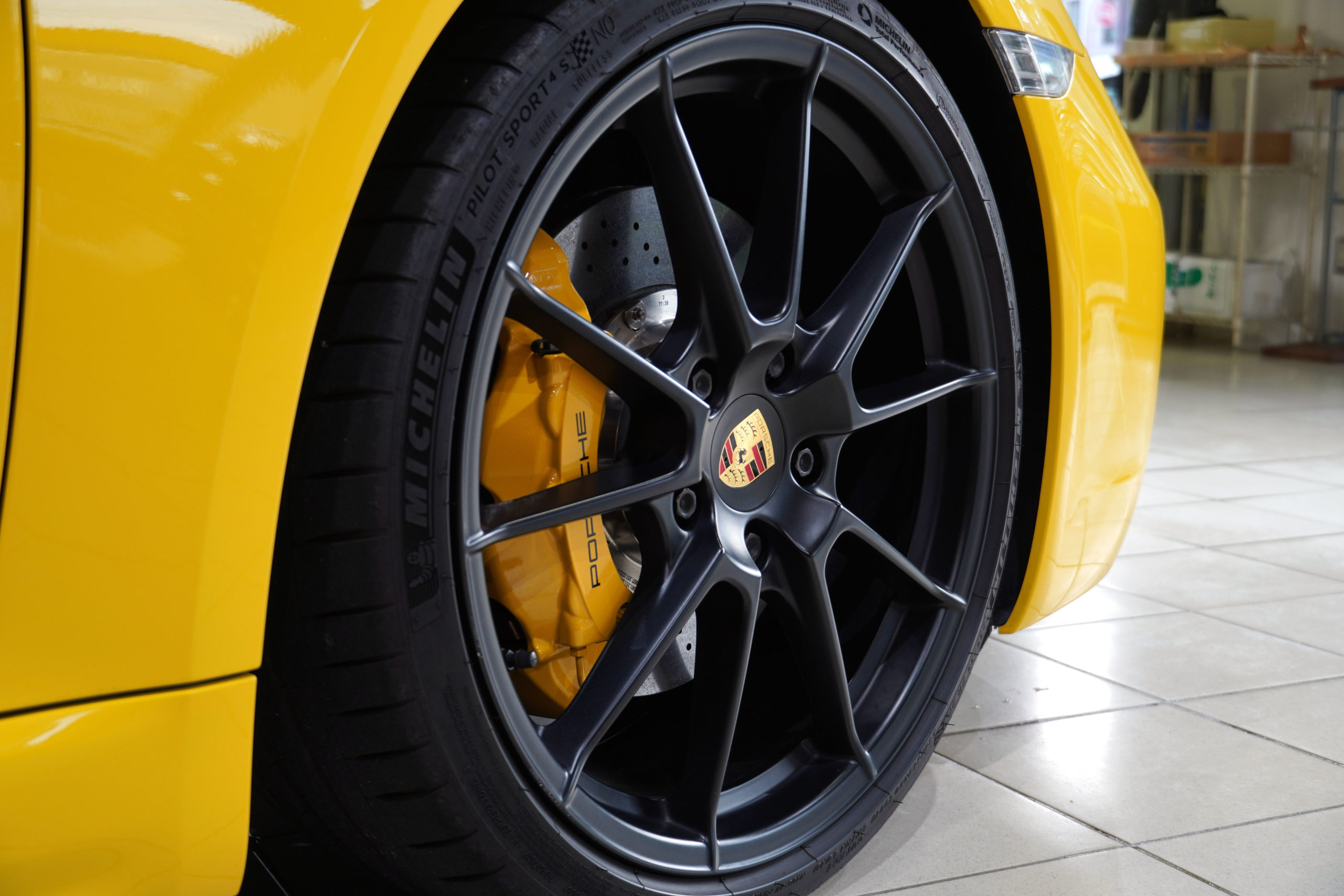 PORSCHE 718 CAYMAN GTS 4.0 ケイマン マニュアル車 カスタム ドレスアップ 輸入車 販売 買取 bond ボンド 東京