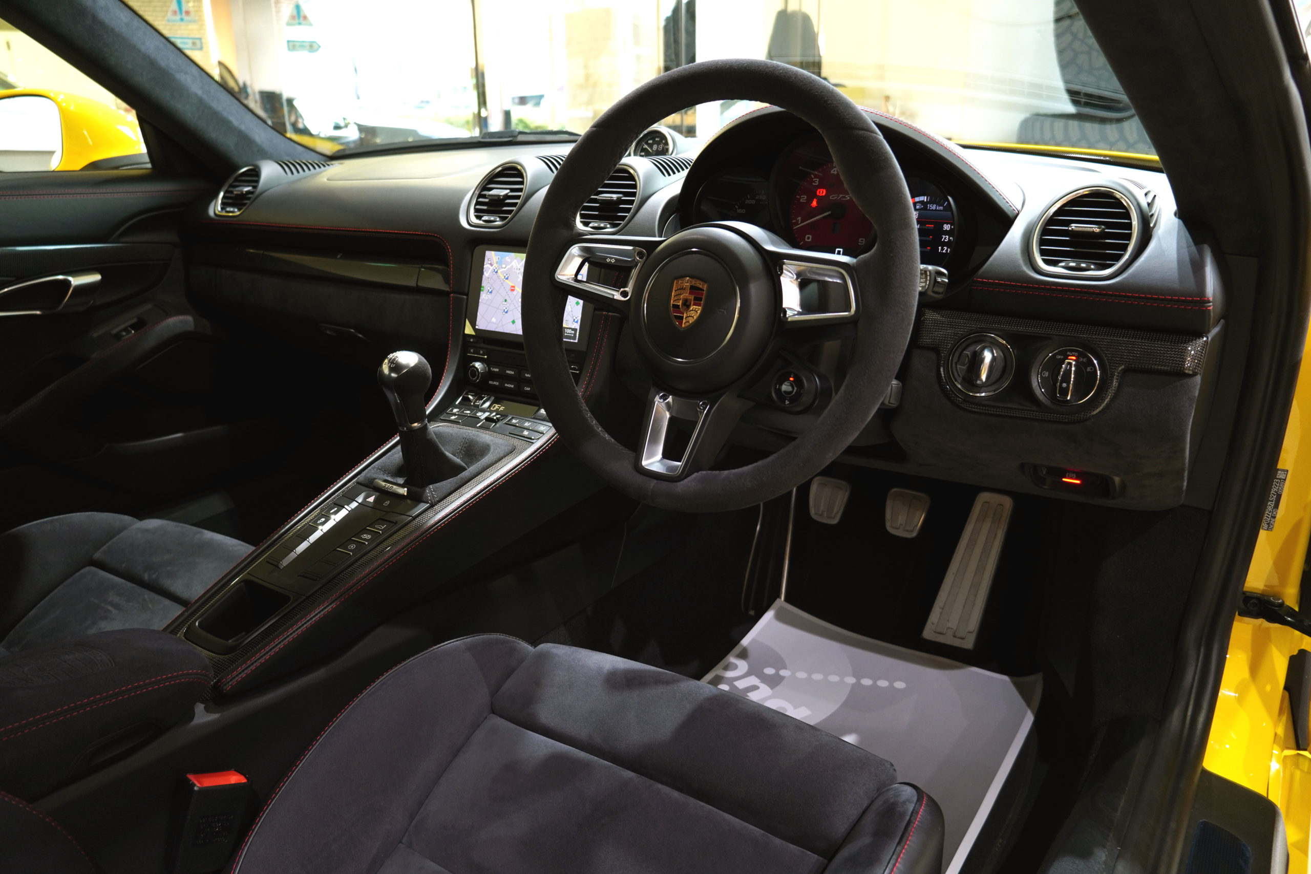 PORSCHE 718 CAYMAN GTS 4.0 ケイマン マニュアル車 カスタム ドレスアップ 輸入車 販売 買取 bond ボンド 東京
