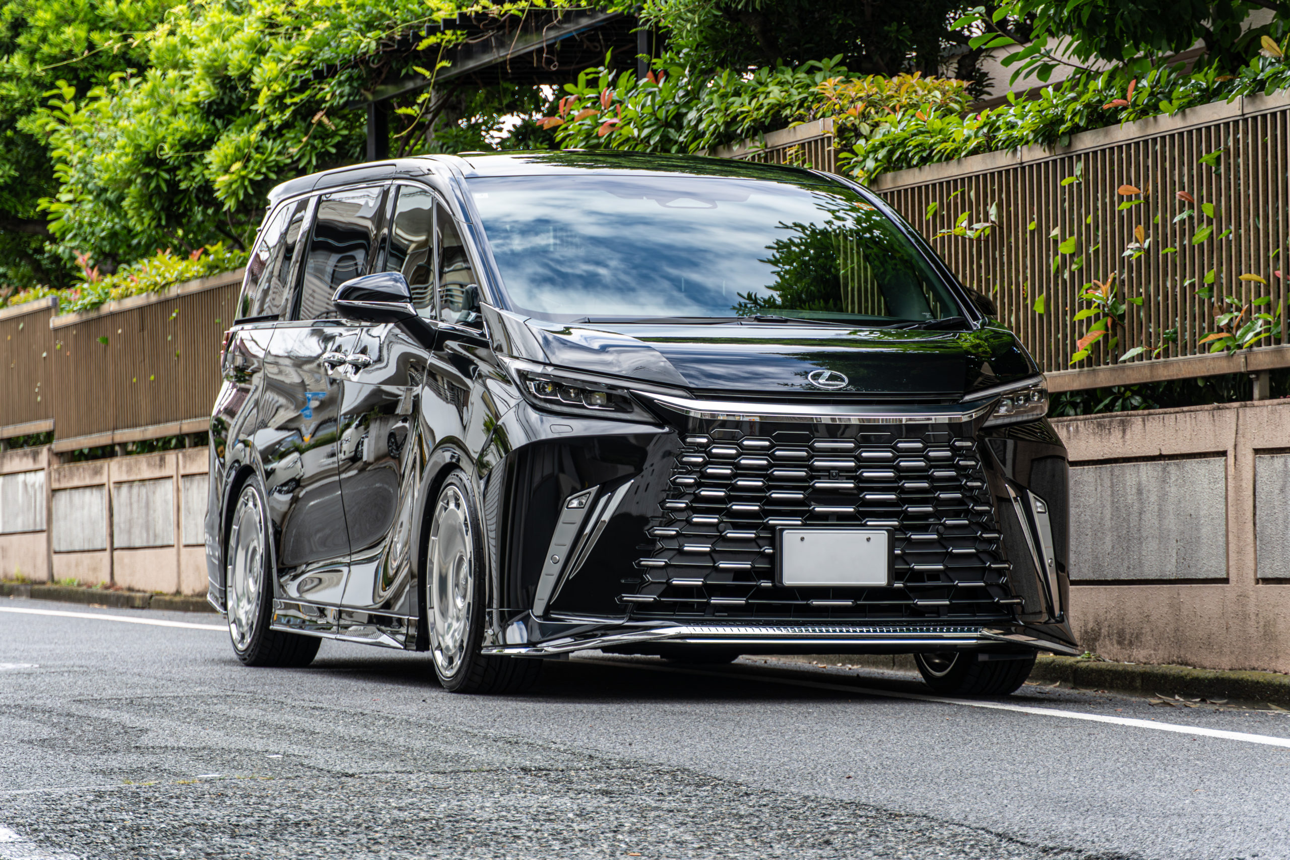 LEXUS LM カスタム　ローダウン　22インチ　車高調　BC FORGED GW03-CX
