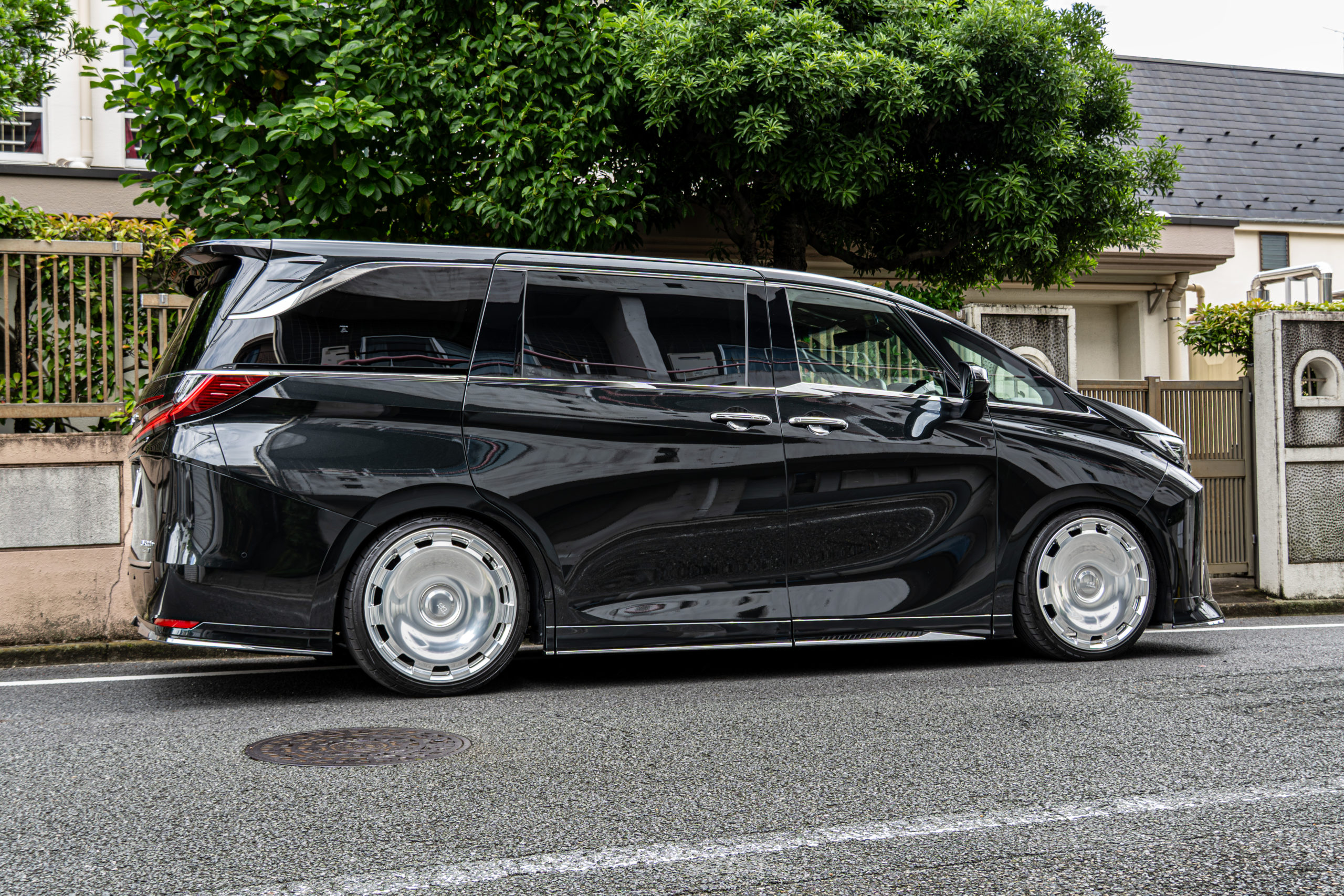 LEXUS LM カスタム　ローダウン　22インチ　車高調　BC FORGED GW03-CX