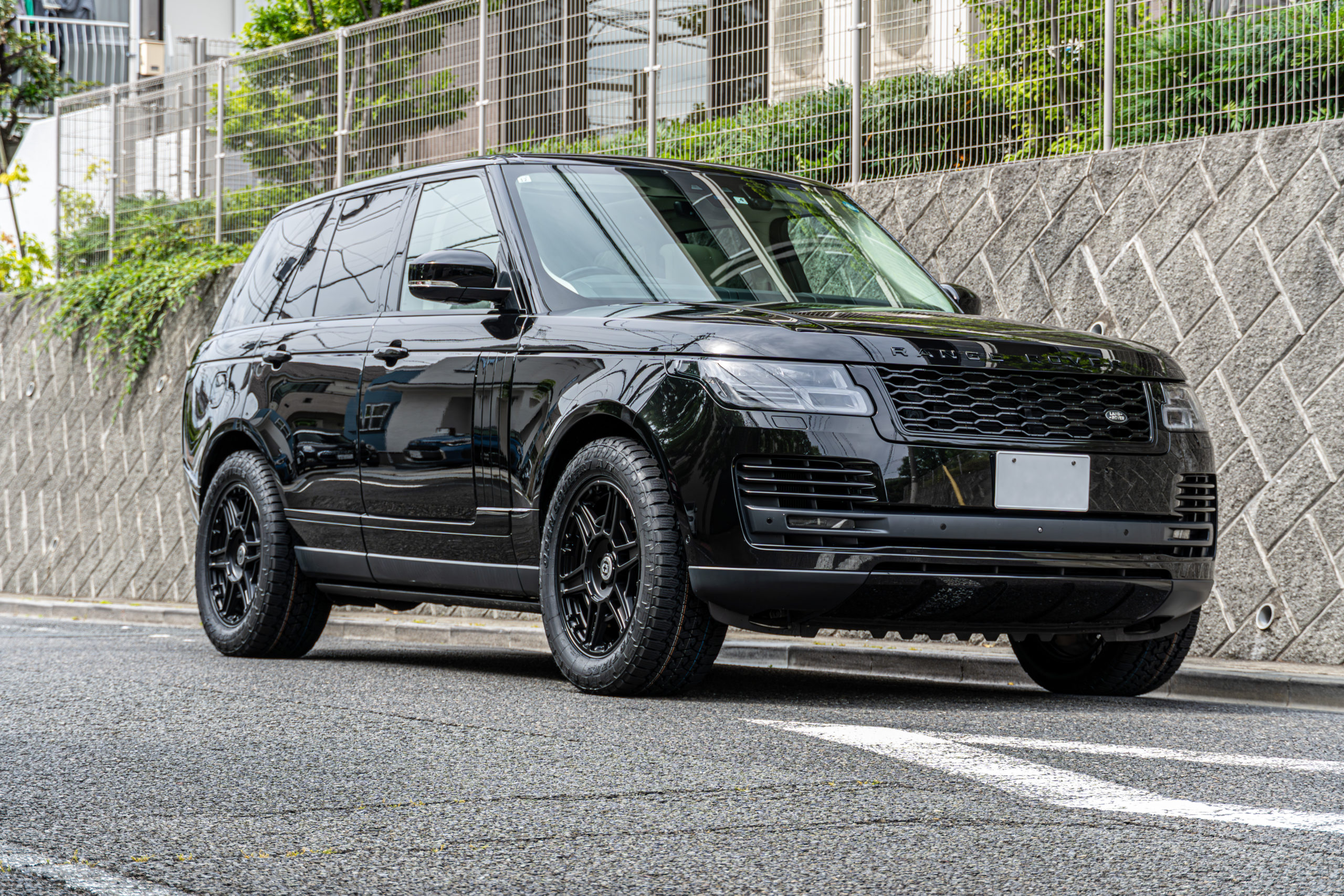 レンジローバー　ヴォーグ　カスタム　HRE FLOWFORM TOYO FT1