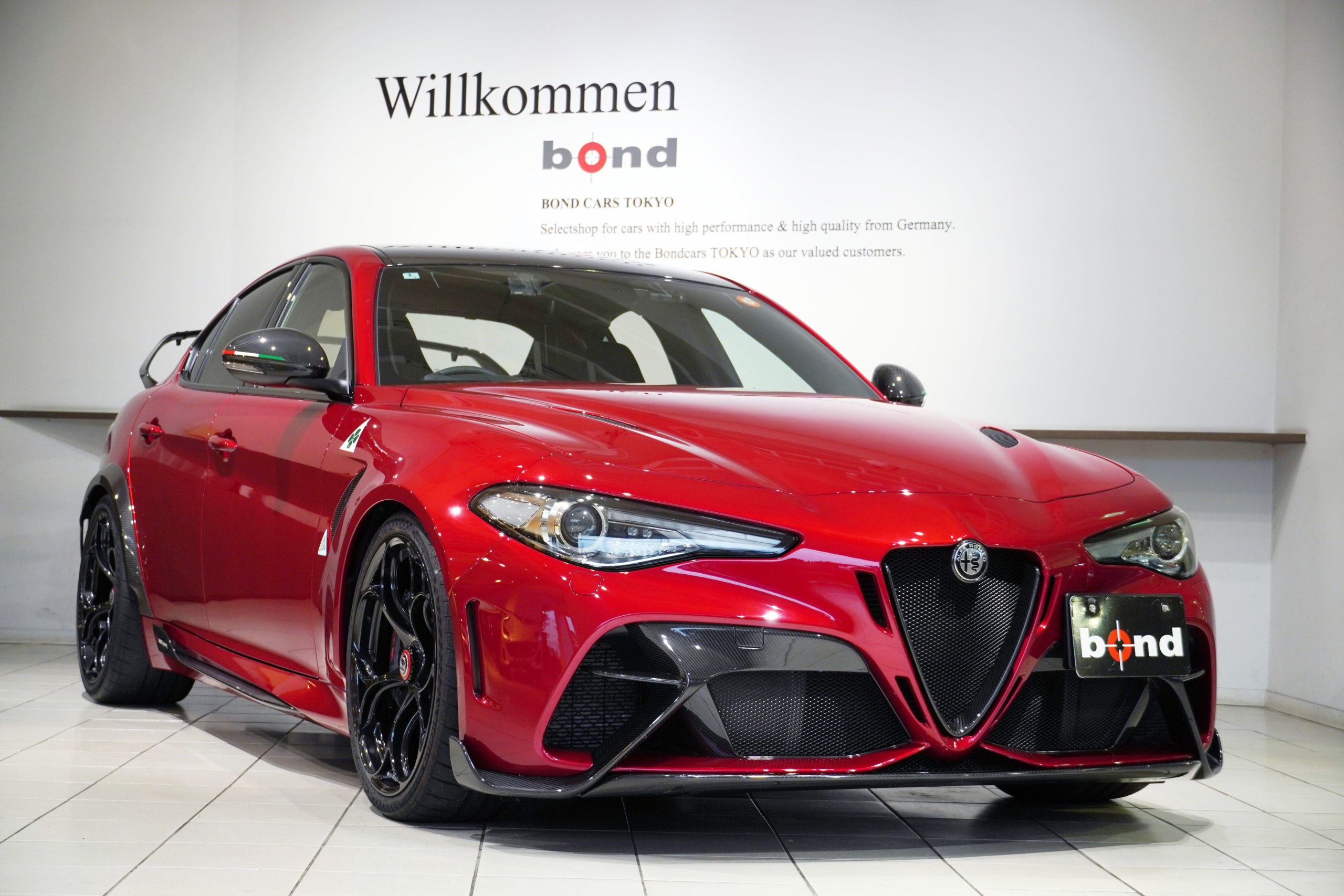 alfa romeo giulia GTAm アルファロメオ ジュリア 限定車 輸入車 販売 買取 bond ボンド 東京 カスタム ドレスアップ アクラポヴィッチ