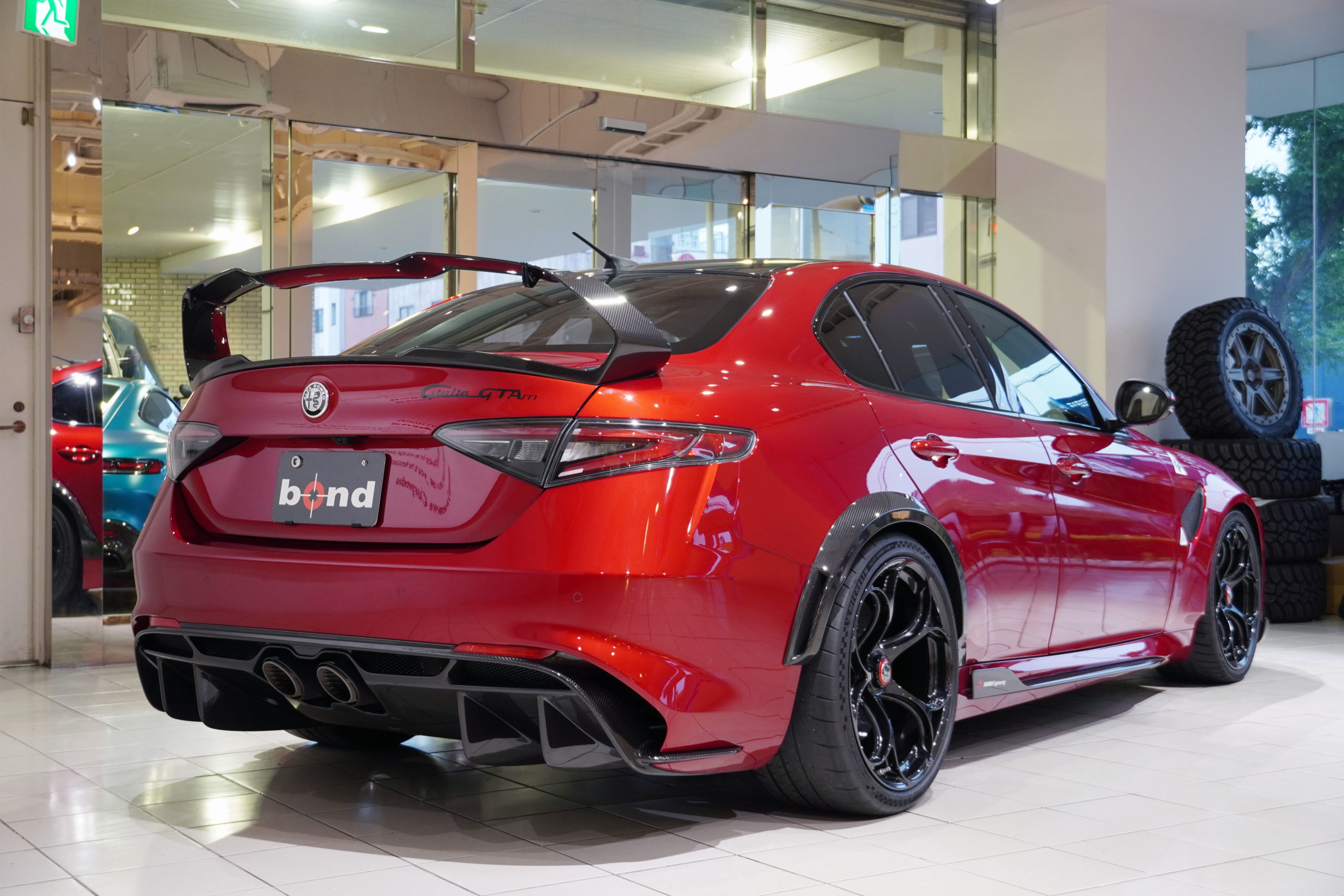alfa romeo giulia GTAm アルファロメオ ジュリア 限定車 輸入車 販売 買取 bond ボンド 東京 カスタム ドレスアップ アクラポヴィッチ