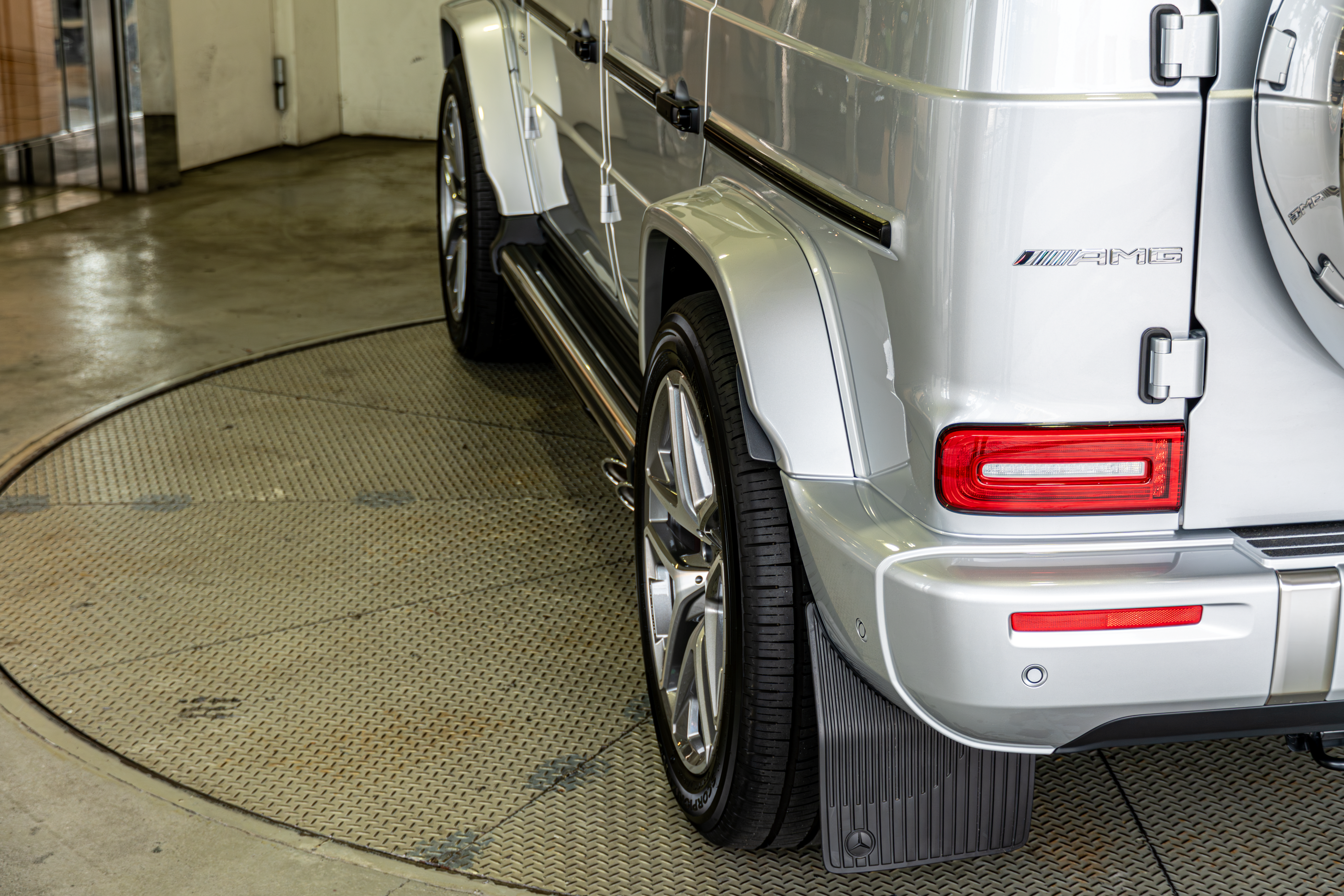 AMG W465 G63 電動ステップ　ローダウン　iiD スペーサー