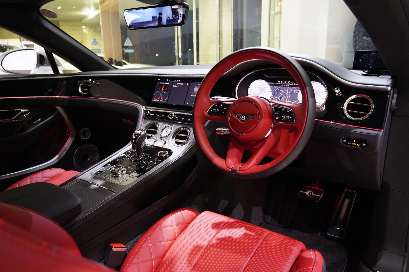 bond東京　コンチネンタルGT　V8　マリナー