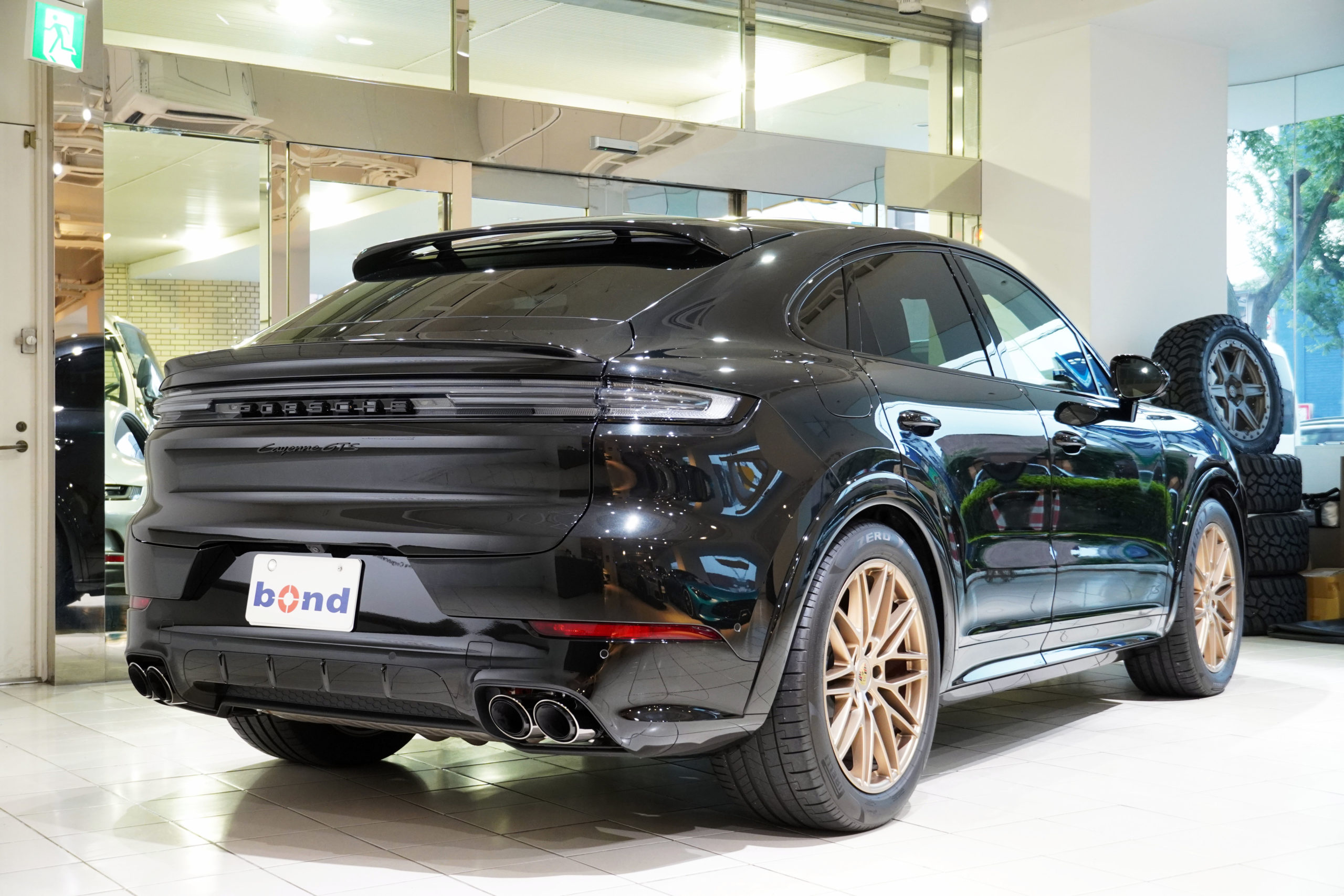 PORSCHE CAYENNE COUPE GTS ポルシェ カイエンクーペ 輸入車 販売 買取 bond ボンド カスタム 東京
