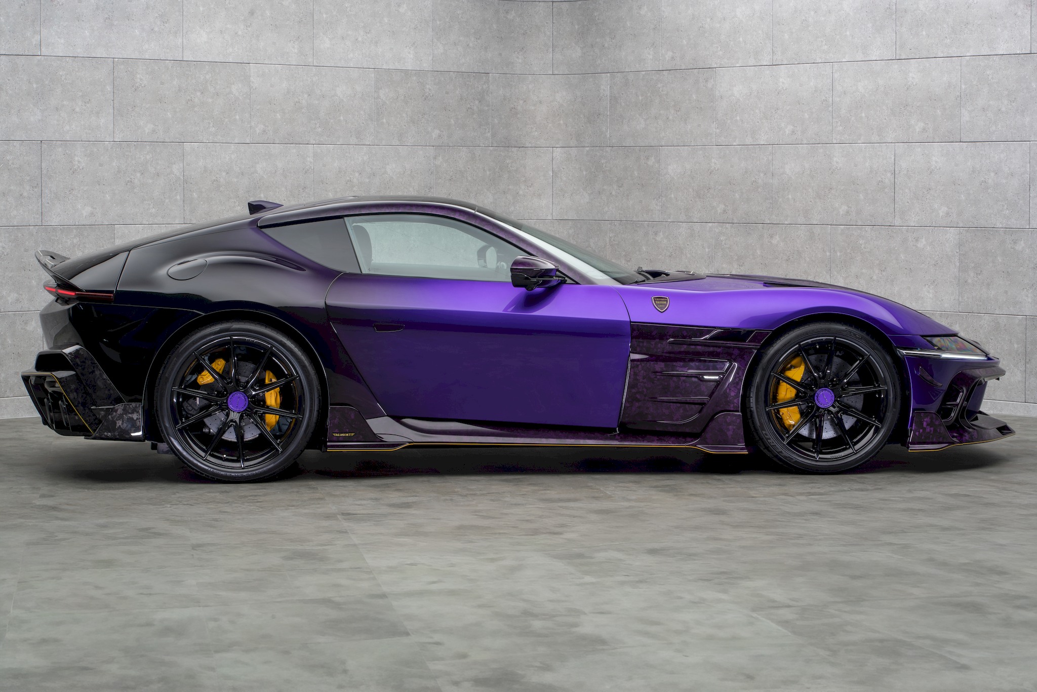 Ferrari　フェラーリ　12　Cilindri　チリンドリ　カスタム　エアロ　マンソリー　MANSORY　カーボン