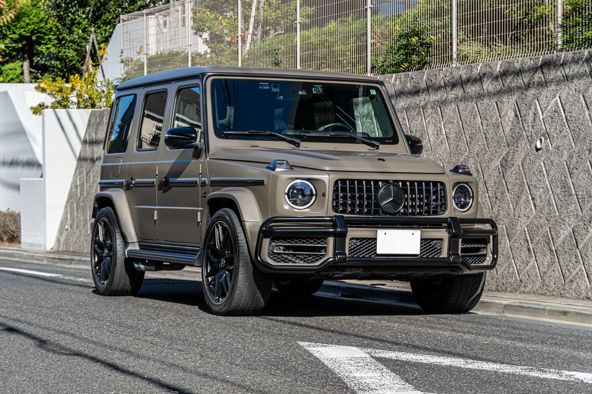 AMG W463A G63 マヌファクトゥーアエディション バンパーガード ブラッシュガード ローダウン スペーサー エンブレムブラックアウト