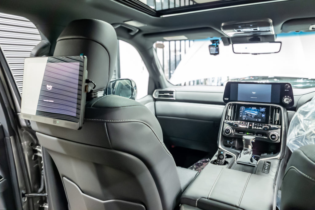 LEXUS LX600 HDMIアダプター AndoroidBOX リアモニター bond浦和