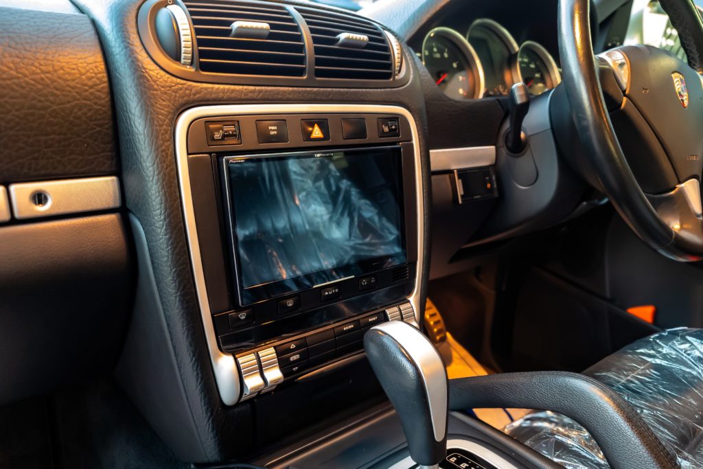 Porsche Cayenne ポルシェ カイエン 955 ナビ取付 交換 Bond 浦和